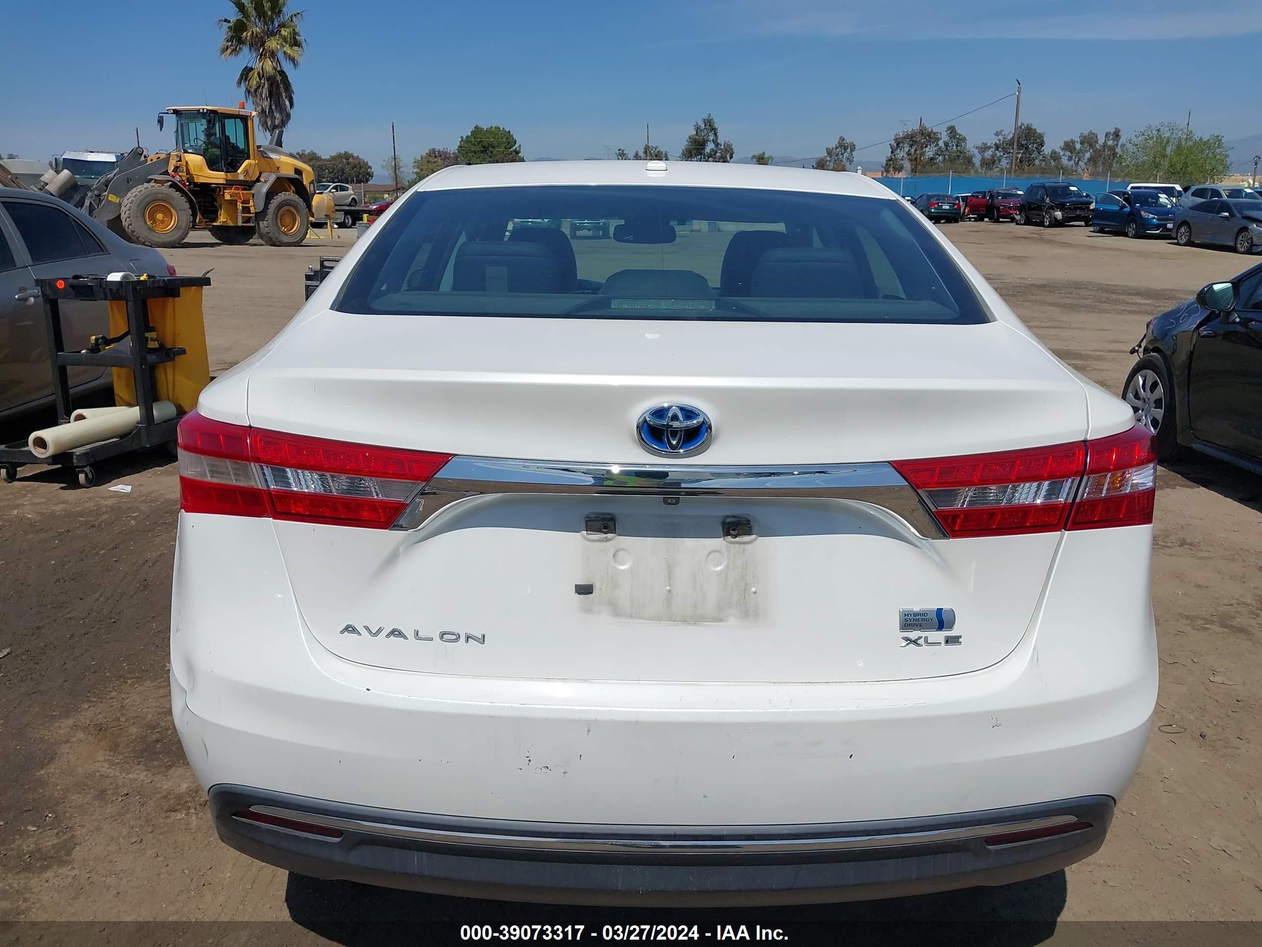 Photo 16 VIN: 4T1BD1EB6EU018818 - TOYOTA AVALON 