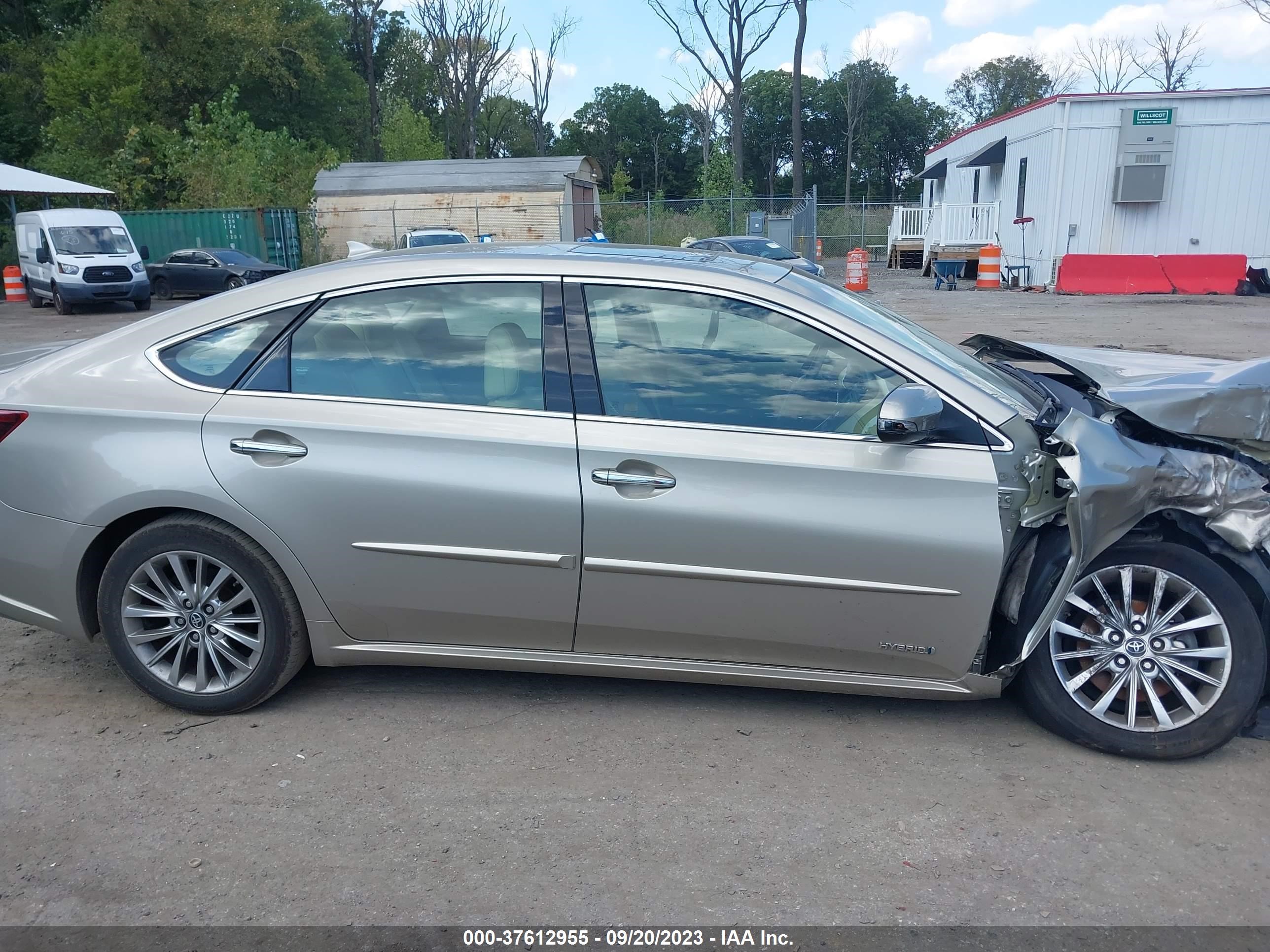 Photo 11 VIN: 4T1BD1EB6GU049151 - TOYOTA AVALON 