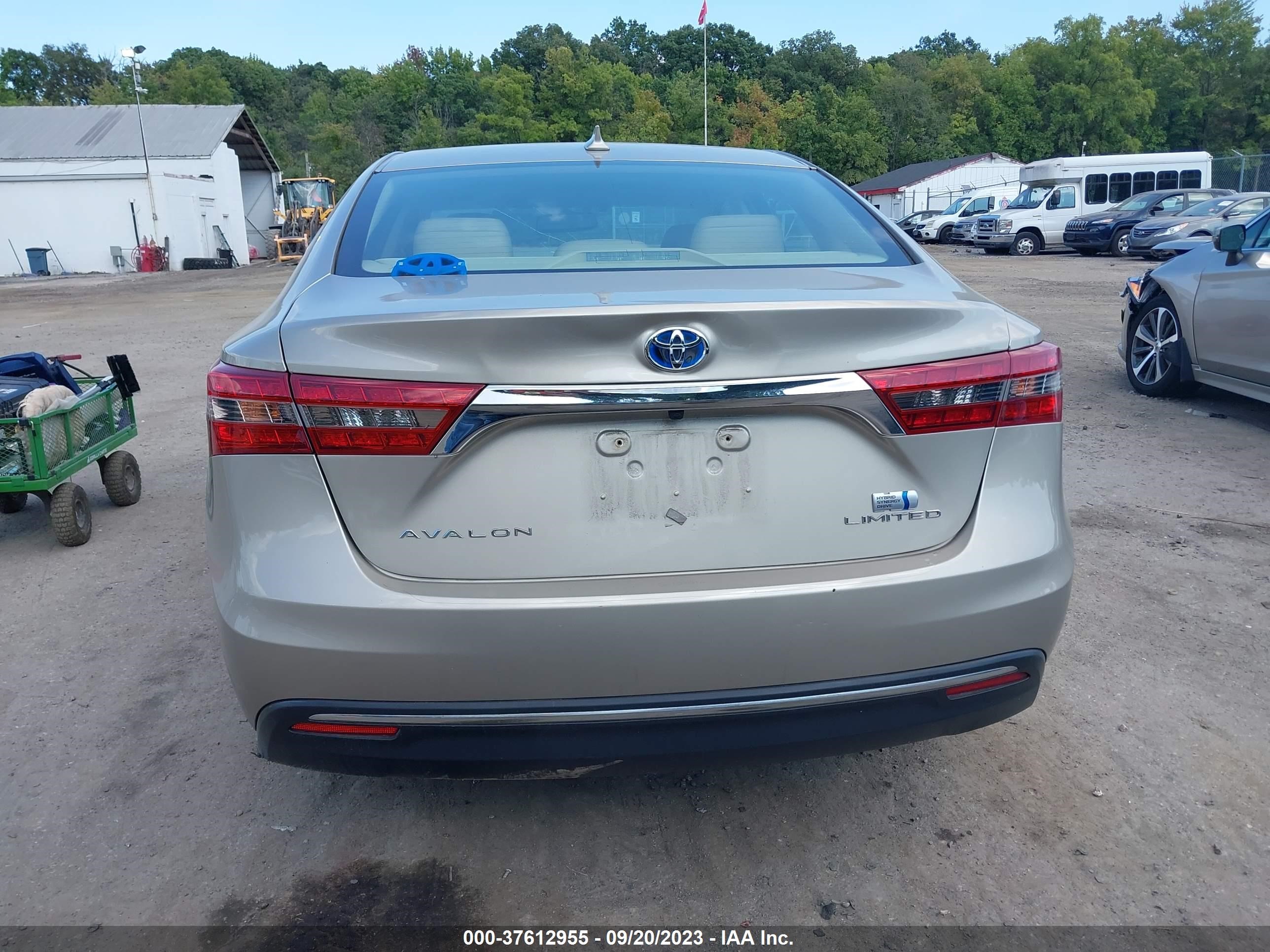 Photo 14 VIN: 4T1BD1EB6GU049151 - TOYOTA AVALON 