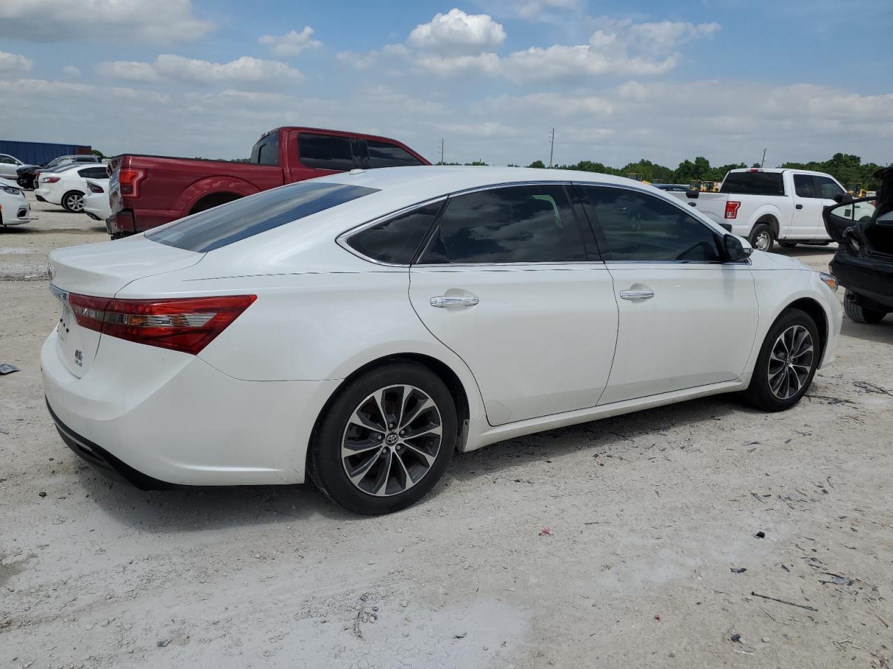 Photo 2 VIN: 4T1BD1EB7JU064507 - TOYOTA AVALON 