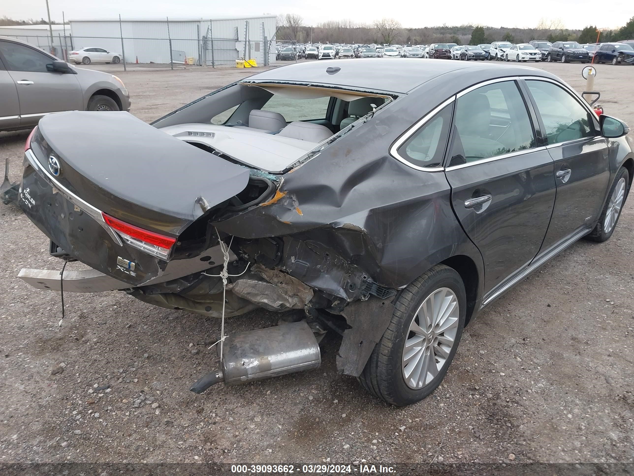 Photo 3 VIN: 4T1BD1EB8EU034132 - TOYOTA AVALON 