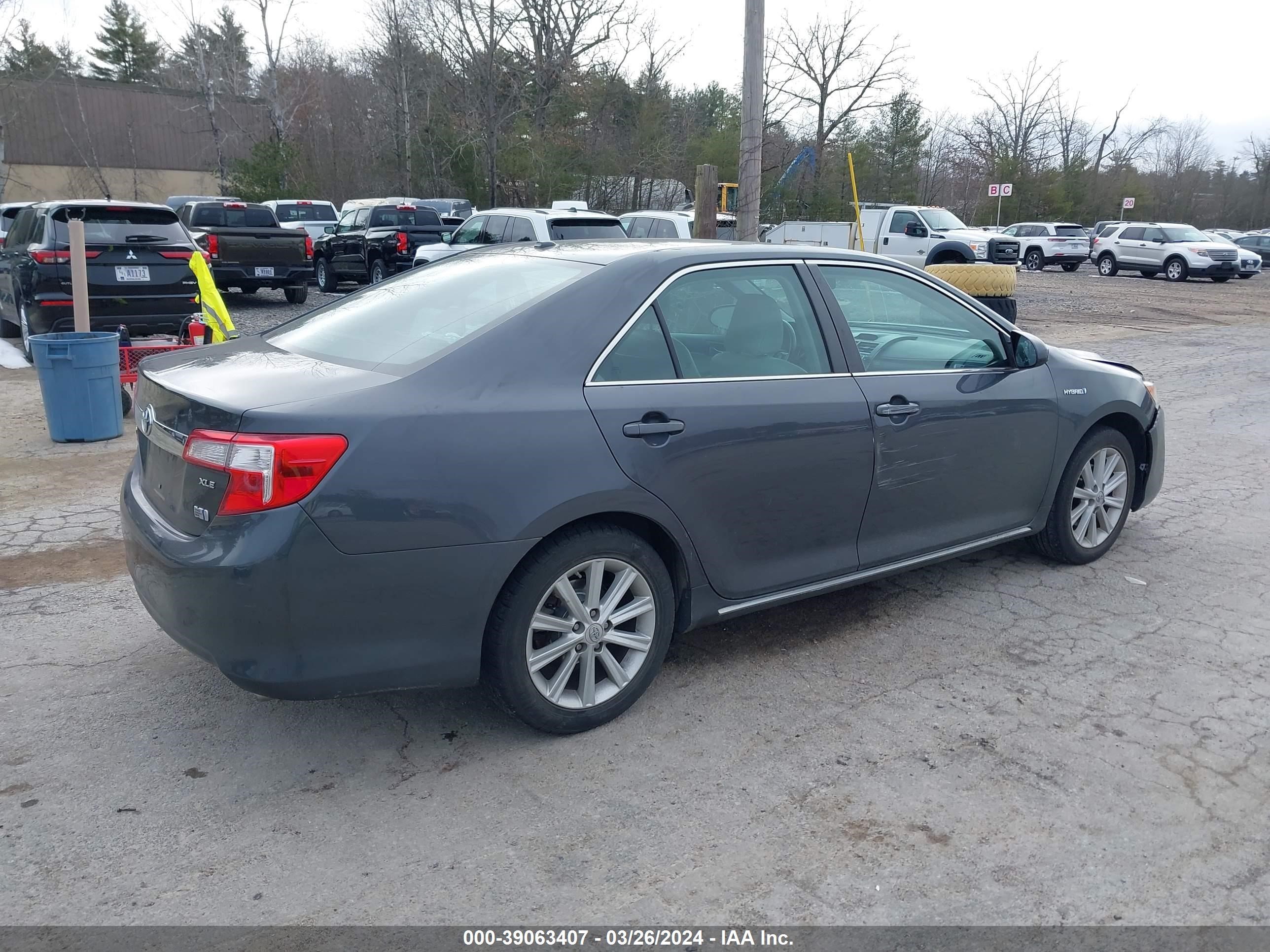 Photo 3 VIN: 4T1BD1FK0CU053138 - TOYOTA CAMRY 