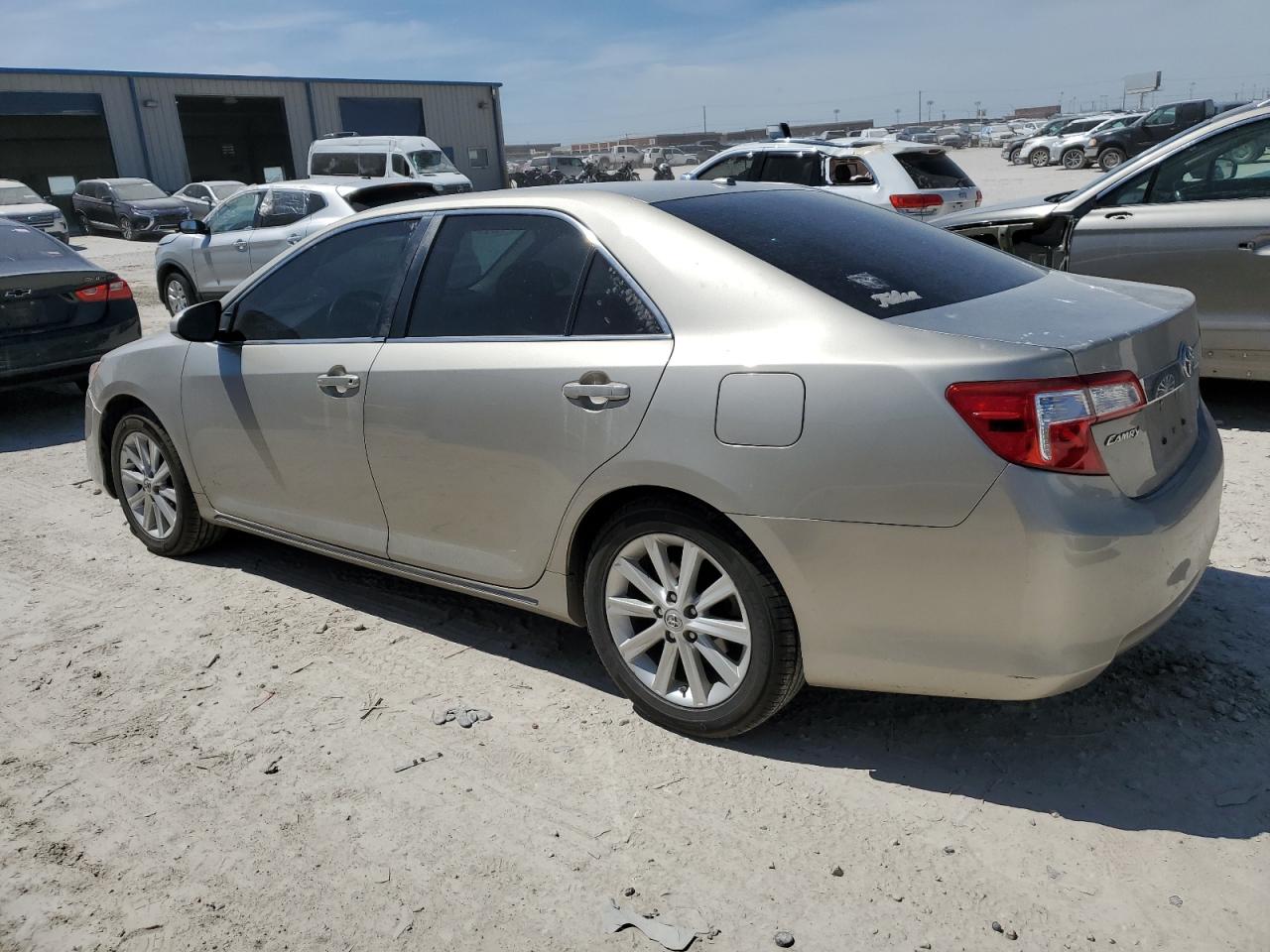 Photo 1 VIN: 4T1BD1FK0EU111672 - TOYOTA CAMRY 