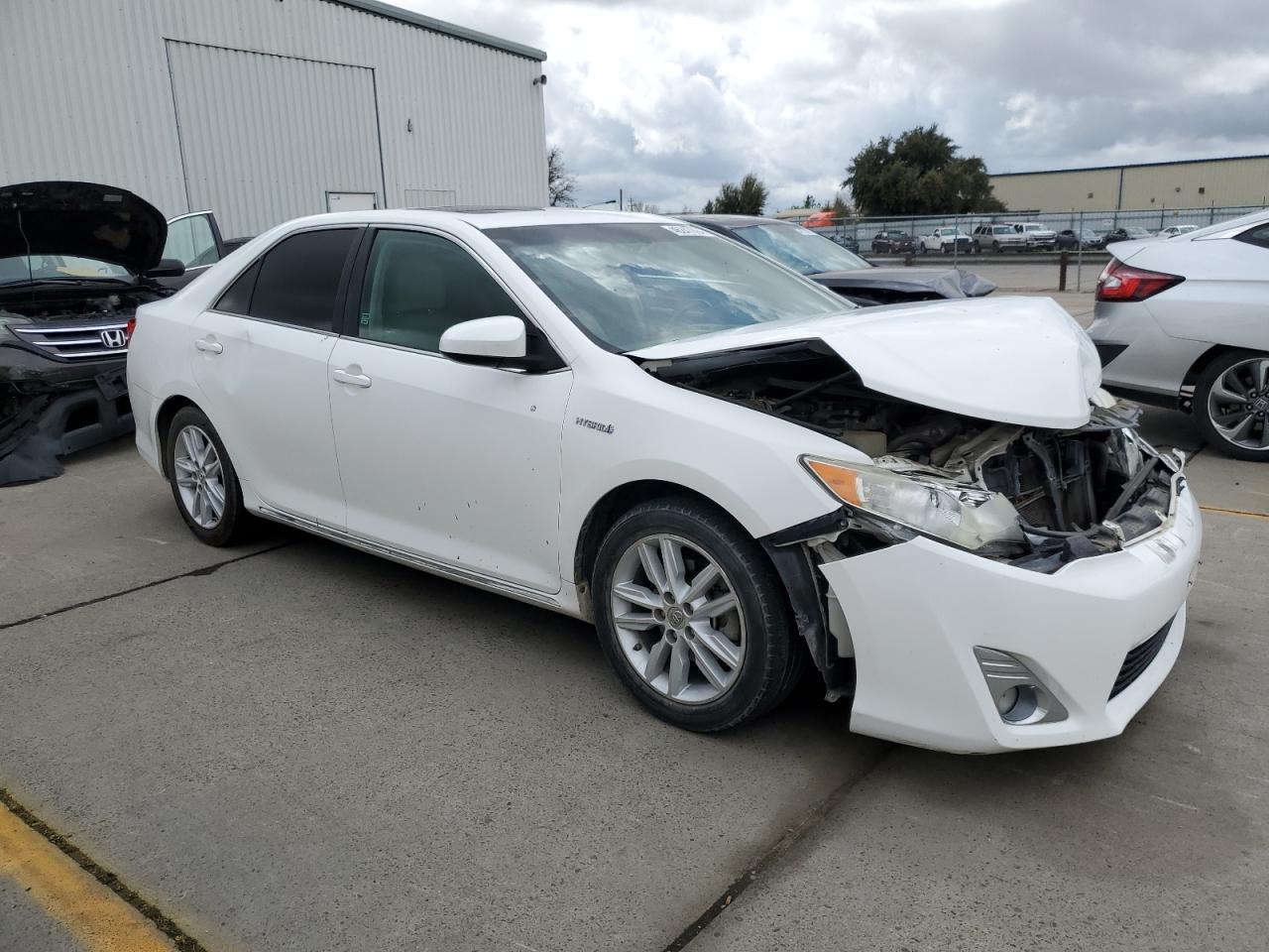 Photo 3 VIN: 4T1BD1FK0EU114653 - TOYOTA CAMRY 