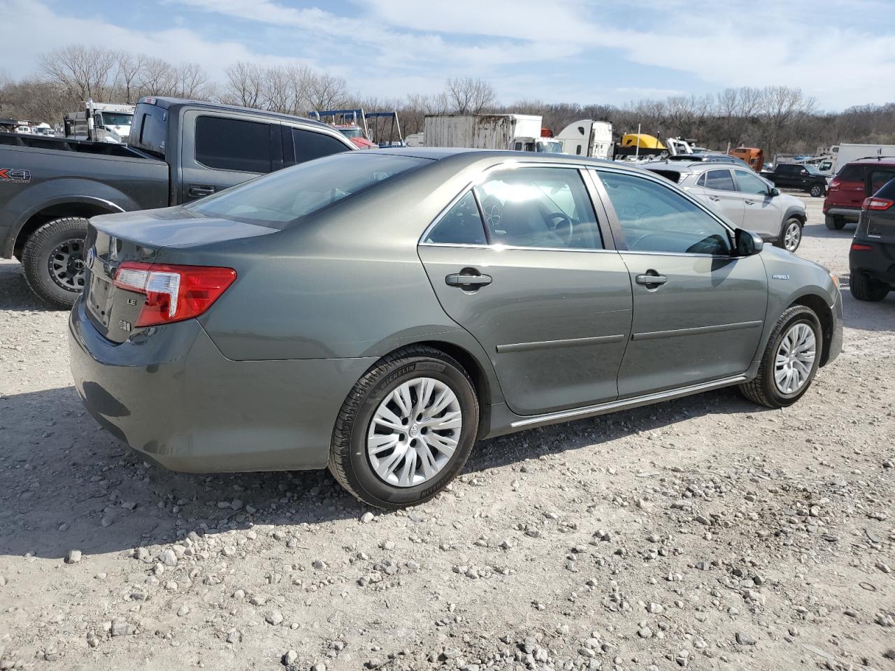 Photo 2 VIN: 4T1BD1FK1CU038227 - TOYOTA CAMRY 