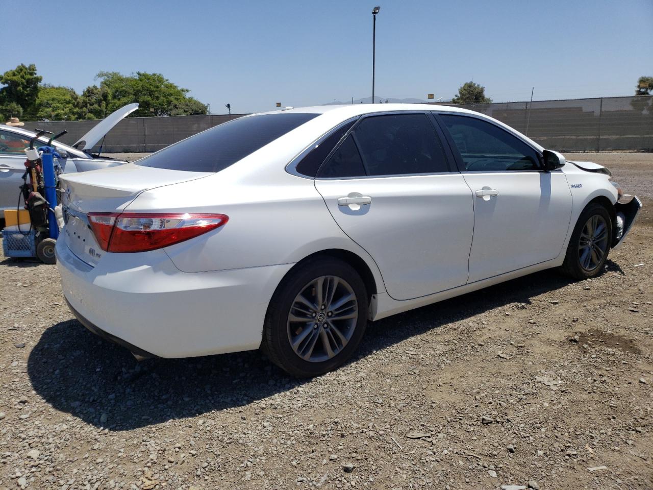 Photo 2 VIN: 4T1BD1FK1FU162888 - TOYOTA CAMRY 