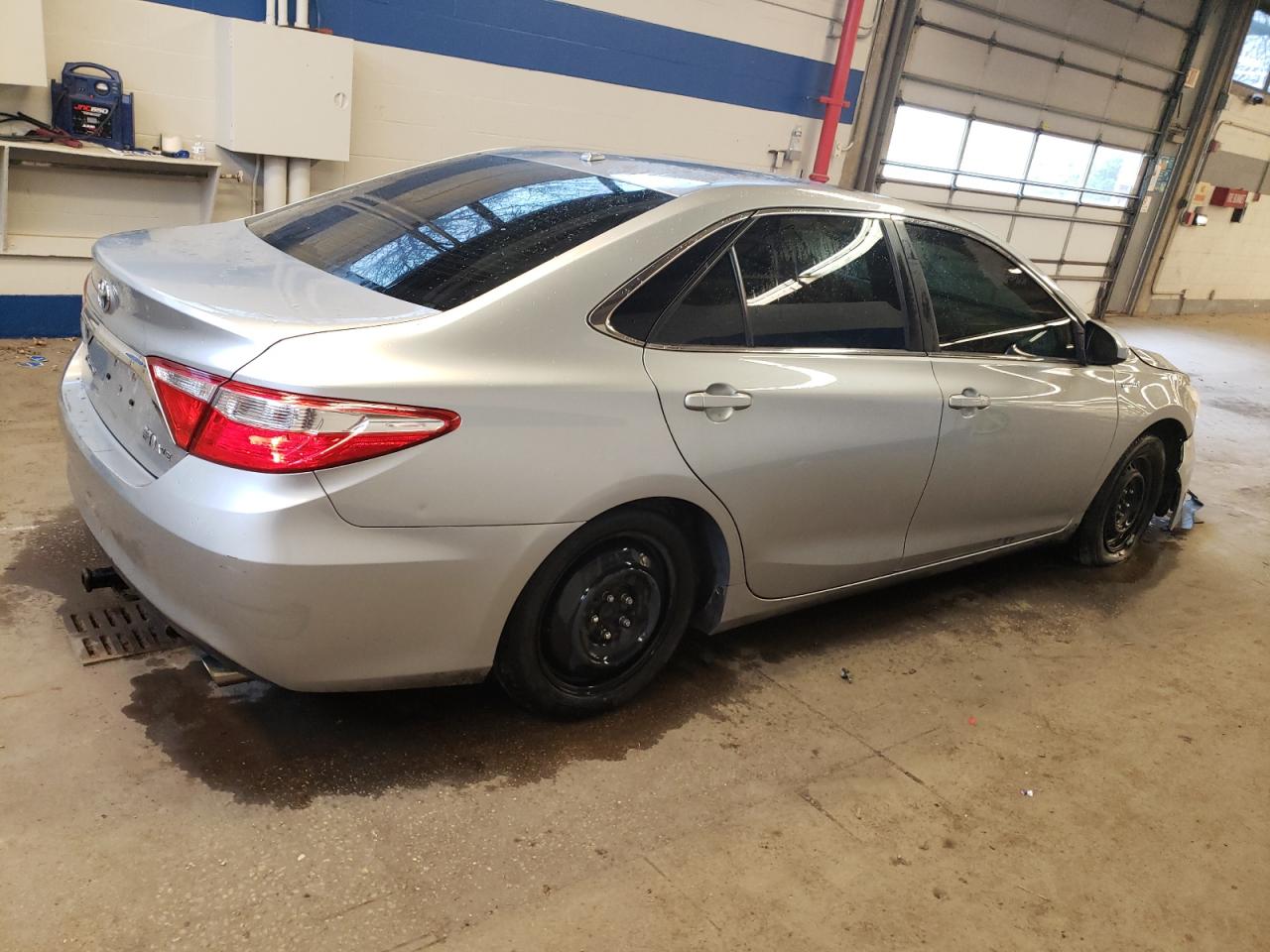 Photo 2 VIN: 4T1BD1FK1FU163751 - TOYOTA CAMRY 