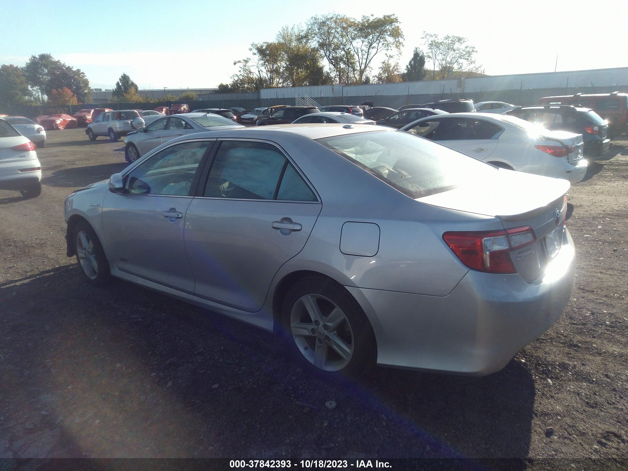 Photo 2 VIN: 4T1BD1FK2EU120888 - TOYOTA CAMRY 