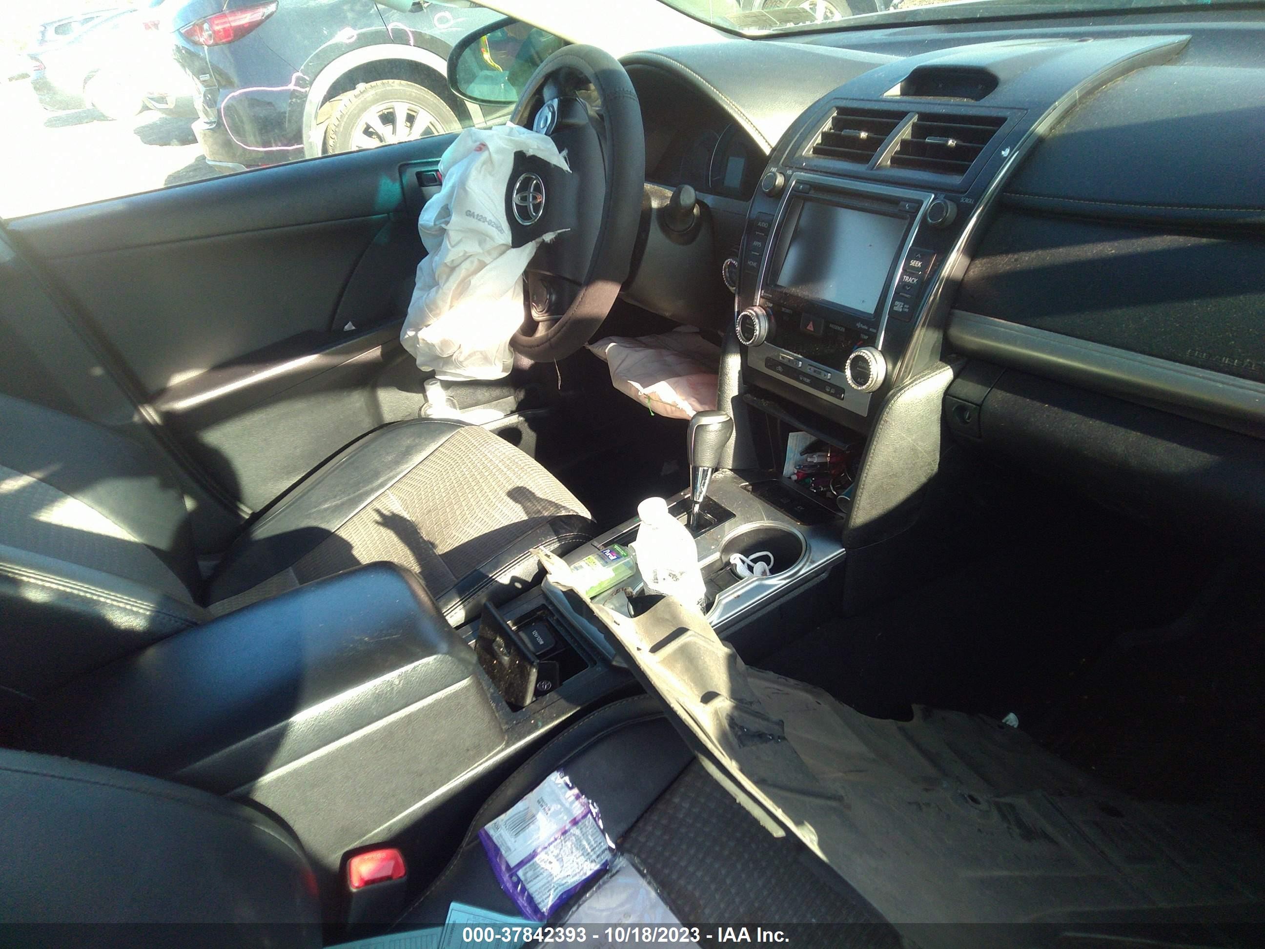 Photo 4 VIN: 4T1BD1FK2EU120888 - TOYOTA CAMRY 