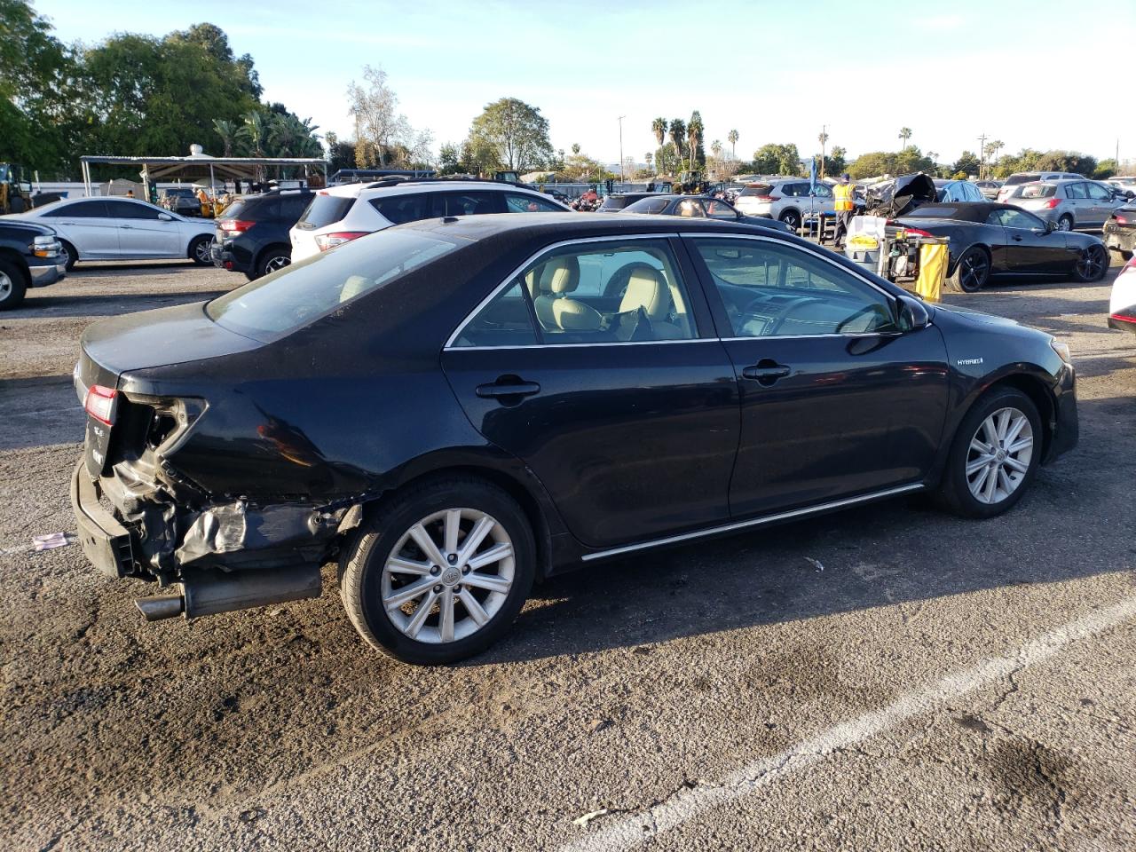 Photo 2 VIN: 4T1BD1FK3CU002720 - TOYOTA CAMRY 