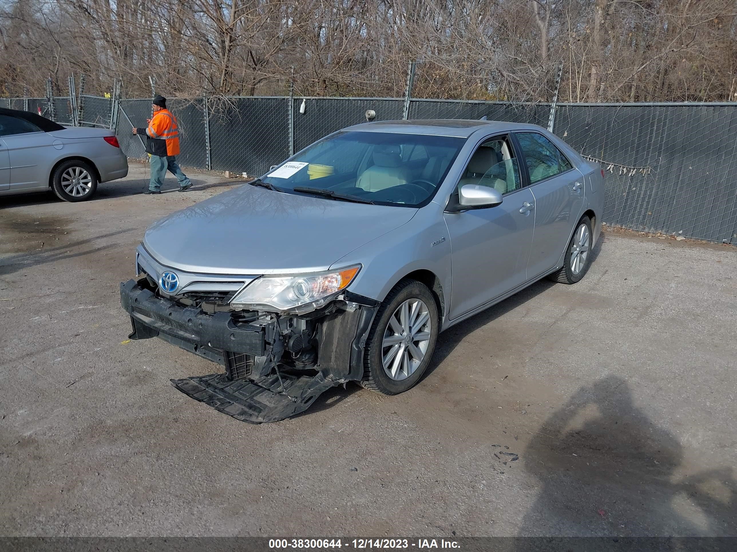 Photo 1 VIN: 4T1BD1FK3CU031490 - TOYOTA CAMRY 