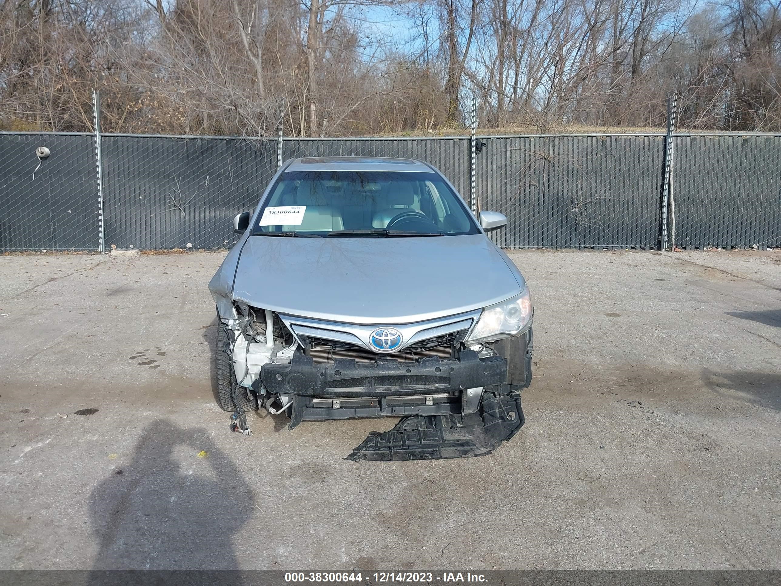 Photo 12 VIN: 4T1BD1FK3CU031490 - TOYOTA CAMRY 