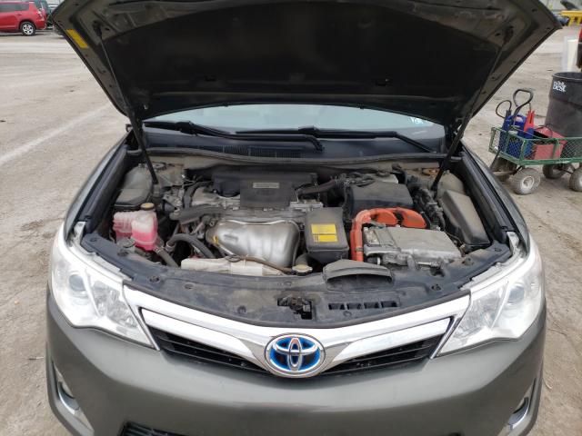 Photo 6 VIN: 4T1BD1FK3DU075555 - TOYOTA CAMRY HYBR 