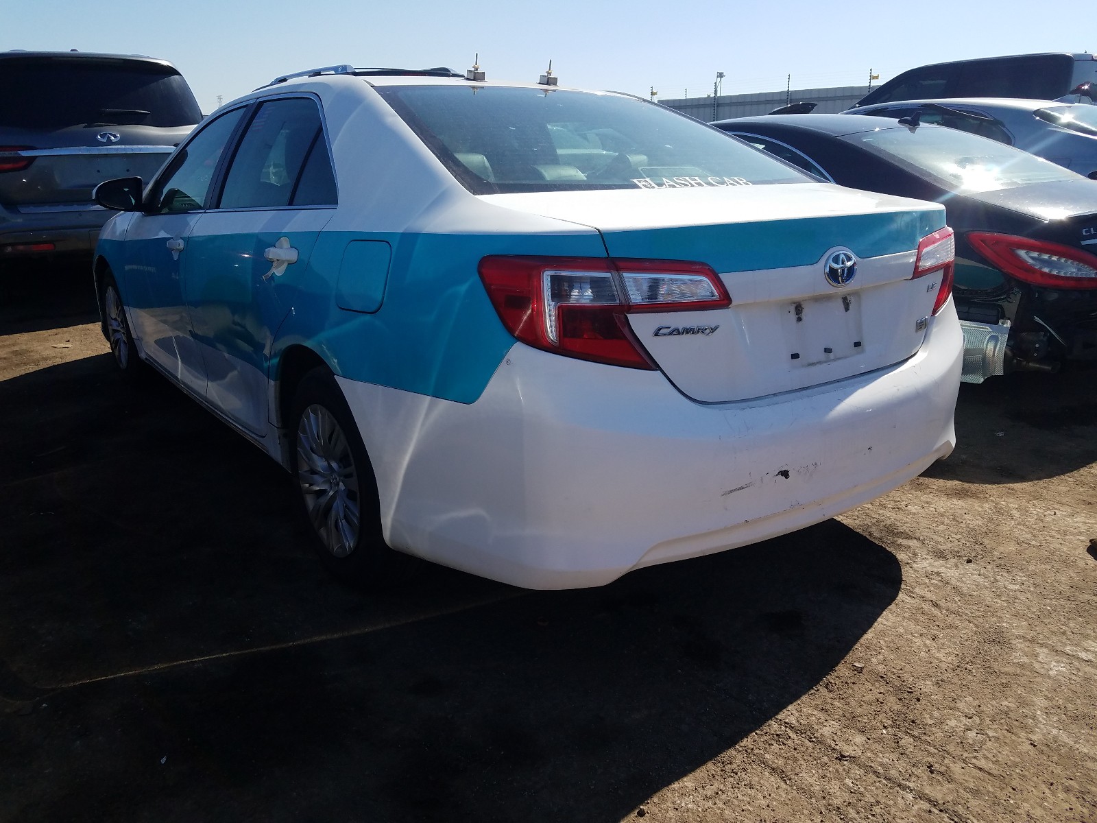 Photo 2 VIN: 4T1BD1FK3DU085437 - TOYOTA CAMRY HYBR 