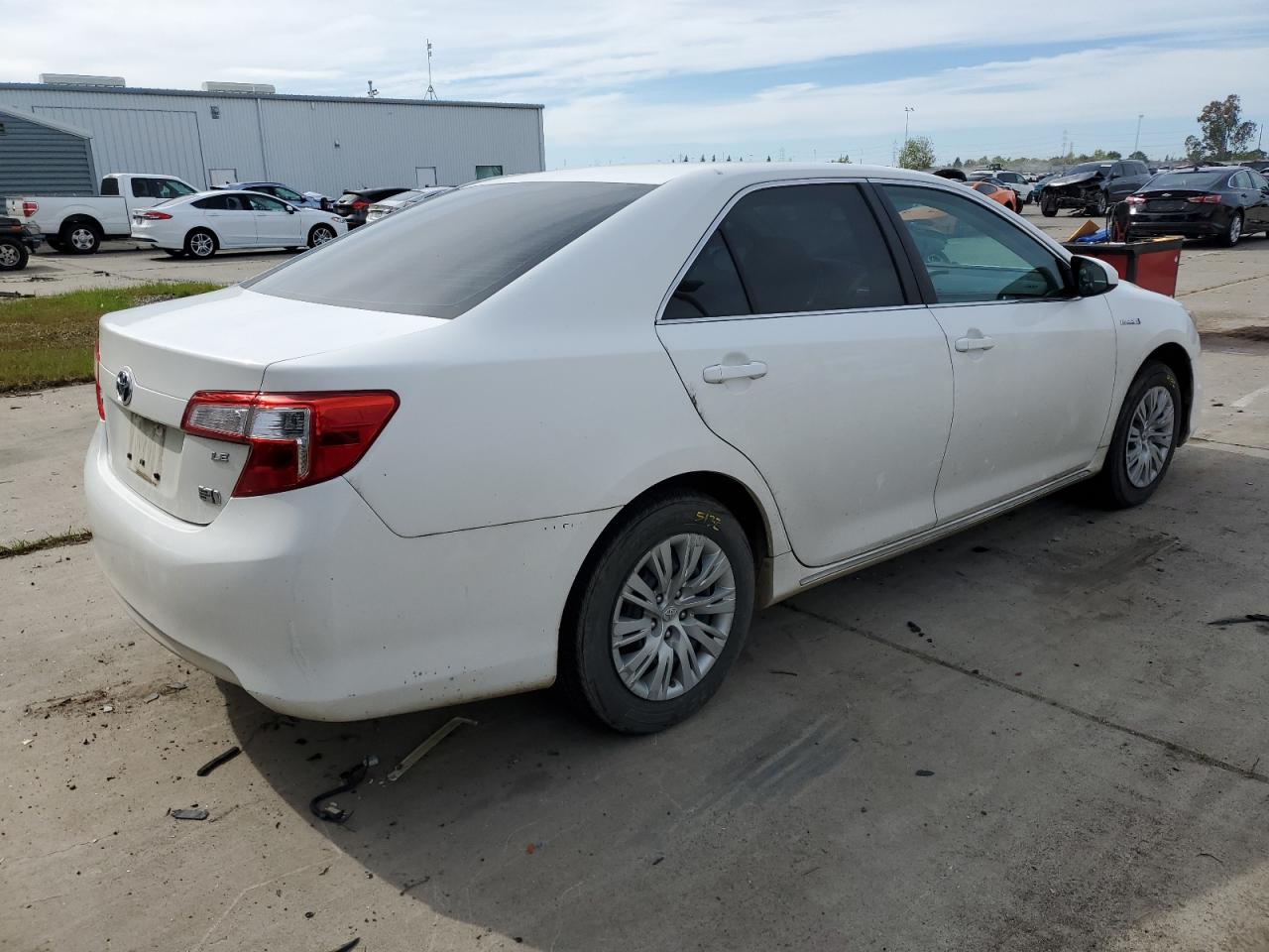 Photo 2 VIN: 4T1BD1FK5CU033676 - TOYOTA CAMRY 