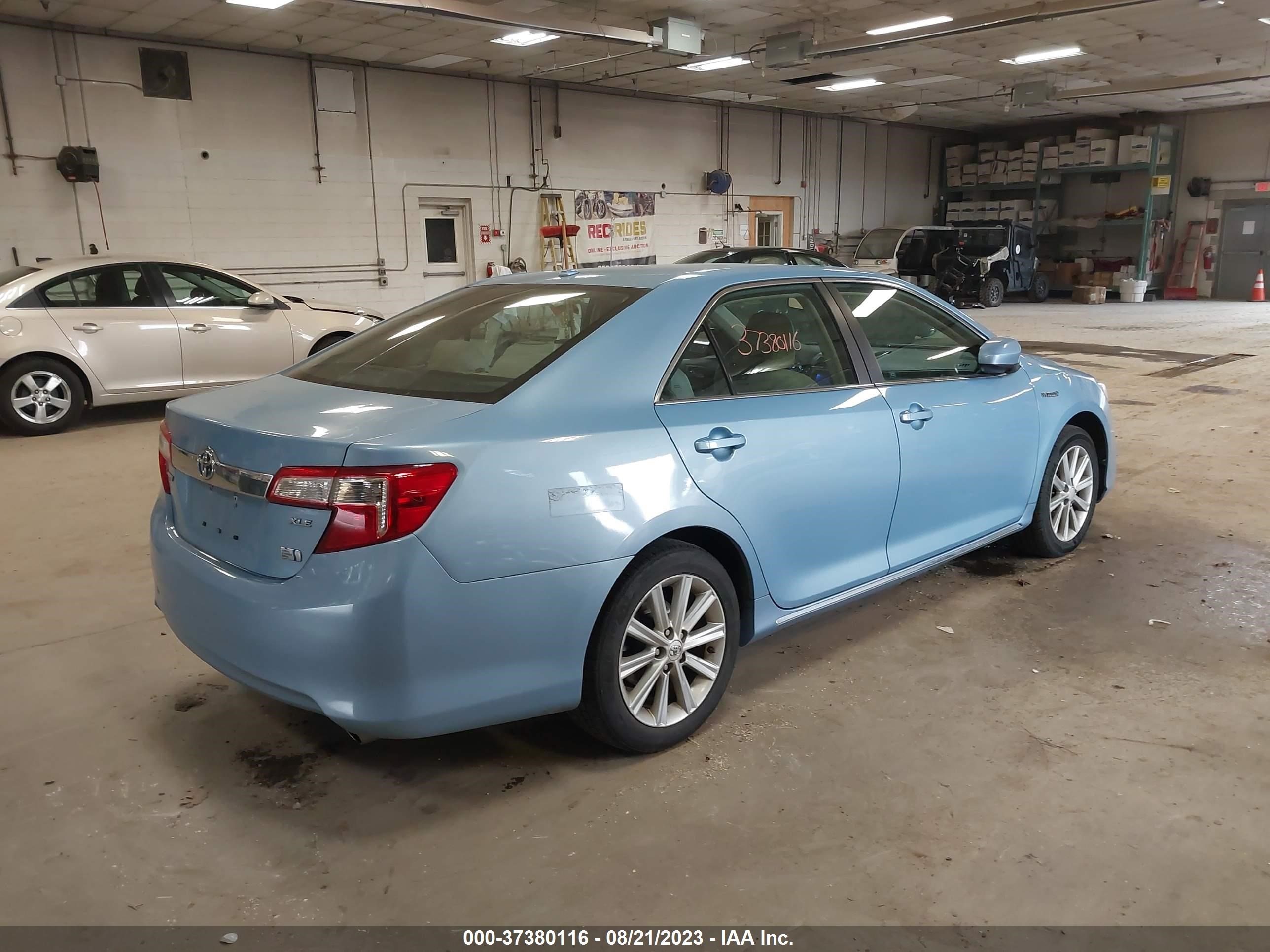 Photo 3 VIN: 4T1BD1FK5CU051854 - TOYOTA CAMRY 