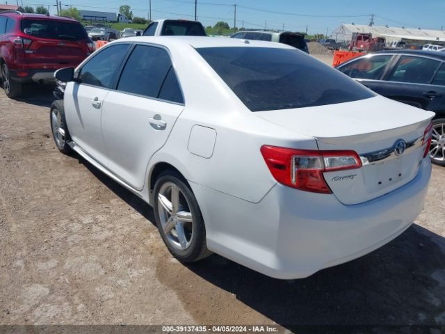 Photo 2 VIN: 4T1BD1FK5CU052129 - TOYOTA CAMRY HYBRID 