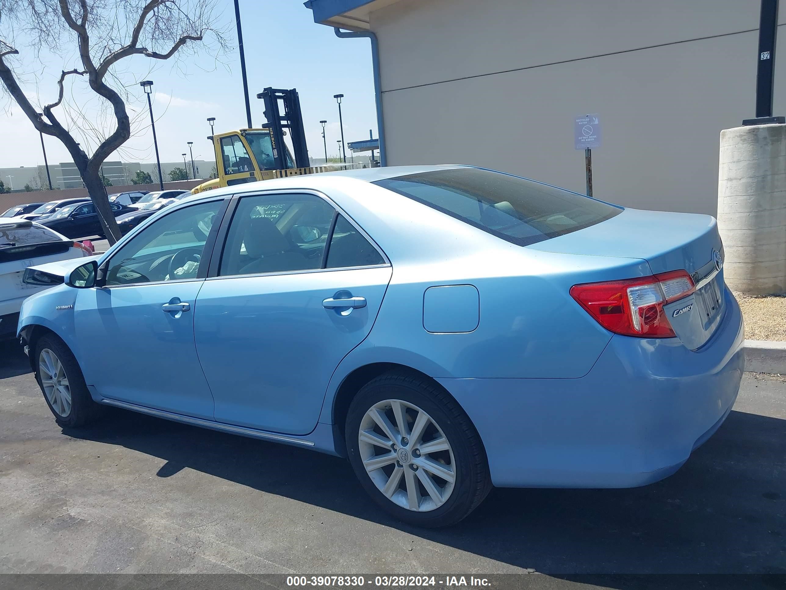 Photo 2 VIN: 4T1BD1FK5DU073158 - TOYOTA CAMRY 