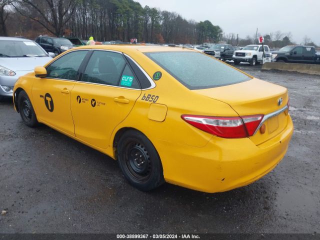 Photo 2 VIN: 4T1BD1FK5FU159783 - TOYOTA CAMRY HYBRID 