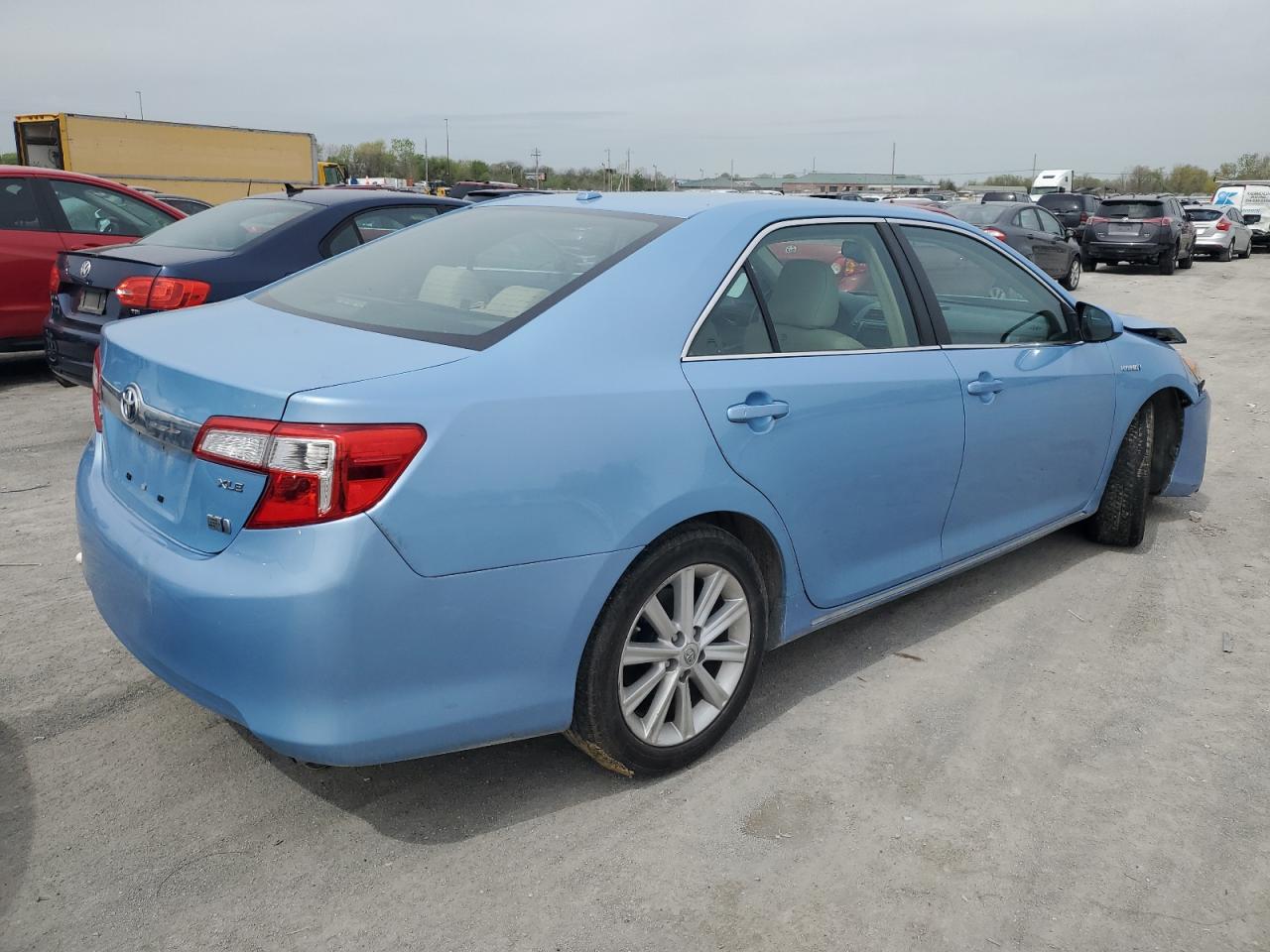 Photo 2 VIN: 4T1BD1FK6DU075971 - TOYOTA CAMRY 