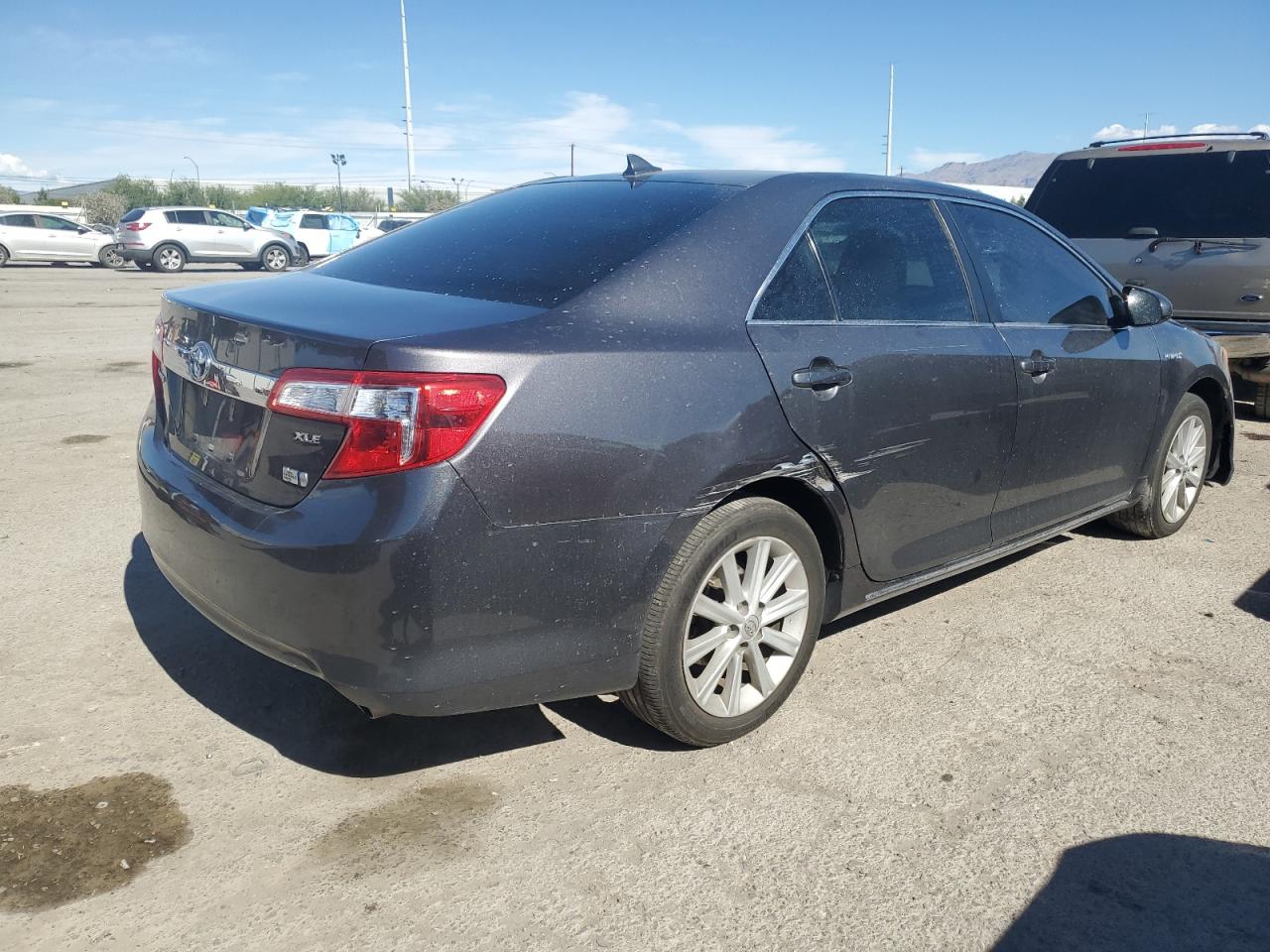 Photo 2 VIN: 4T1BD1FK7CU031833 - TOYOTA CAMRY 