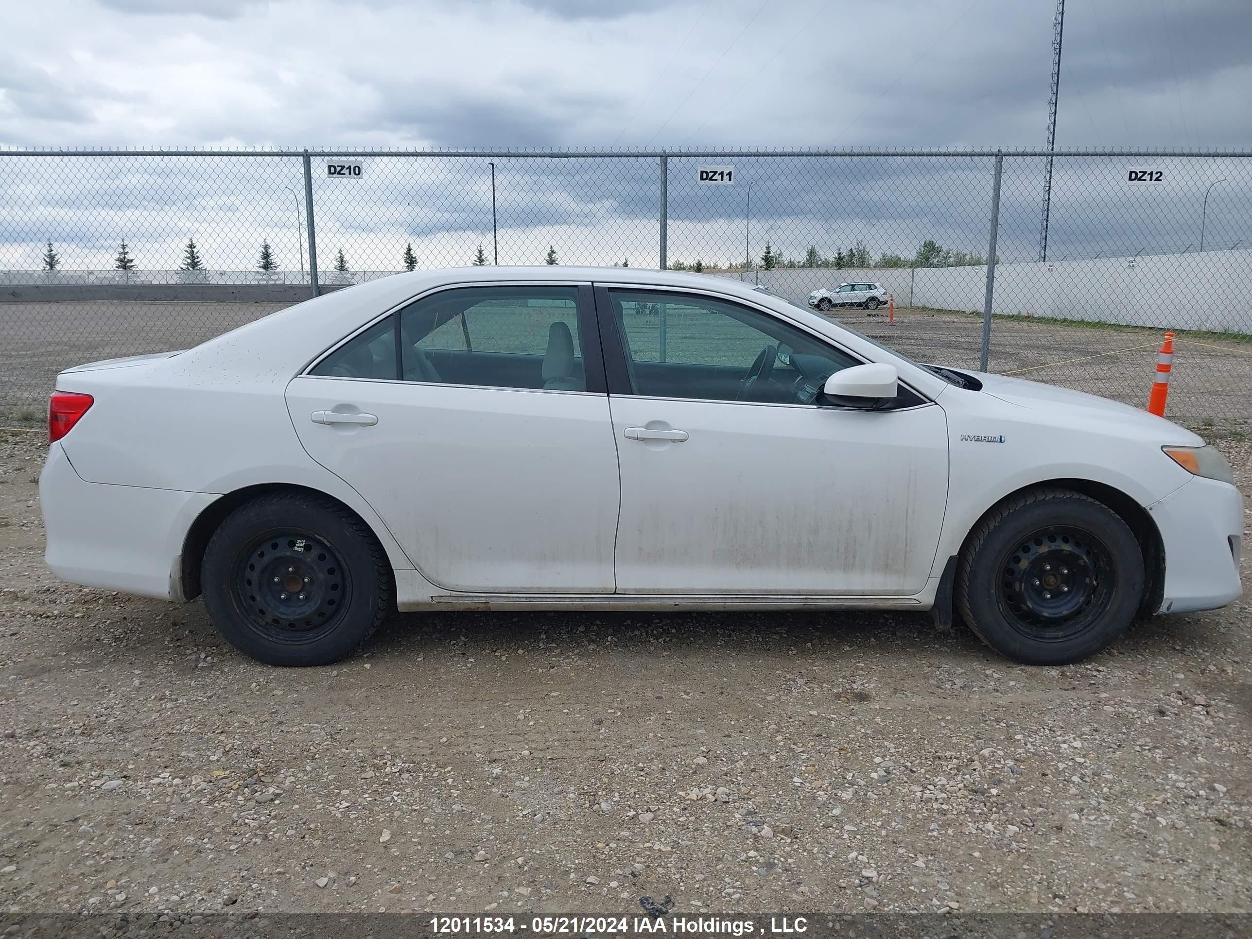 Photo 12 VIN: 4T1BD1FK8CU052335 - TOYOTA CAMRY HYBR 