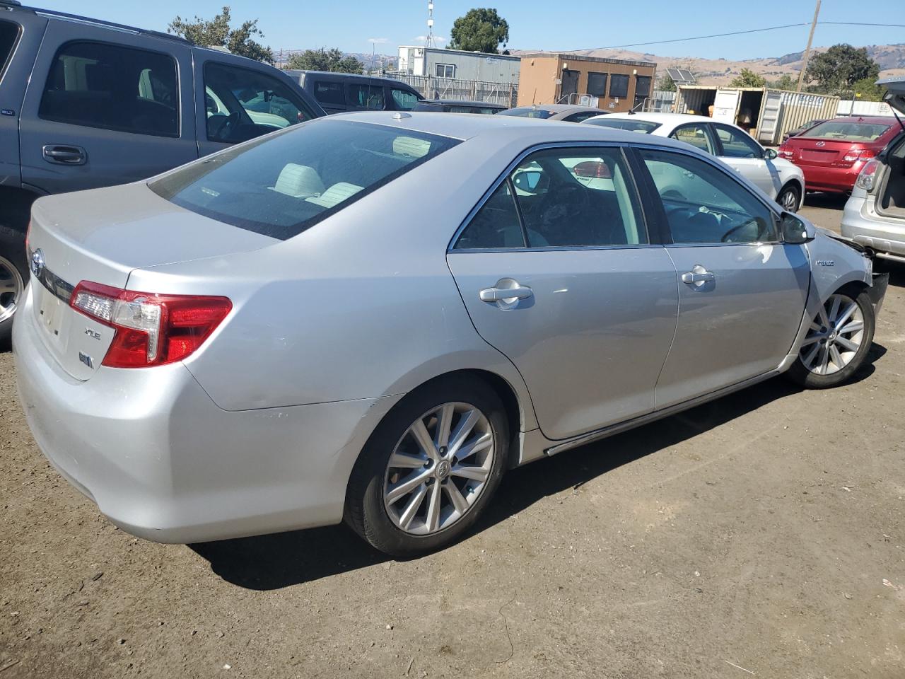 Photo 2 VIN: 4T1BD1FK9CU045152 - TOYOTA CAMRY 