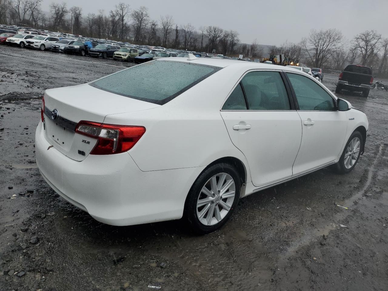 Photo 2 VIN: 4T1BD1FK9DU077746 - TOYOTA CAMRY 