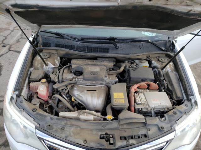 Photo 6 VIN: 4T1BD1FKXCU056452 - TOYOTA CAMRY HYBR 