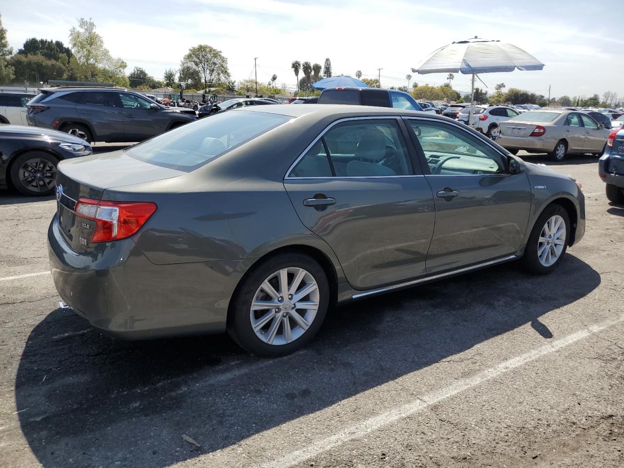 Photo 2 VIN: 4T1BD1FKXDU065539 - TOYOTA CAMRY 