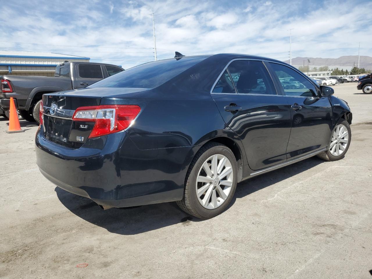 Photo 2 VIN: 4T1BD1FKXDU089355 - TOYOTA CAMRY 