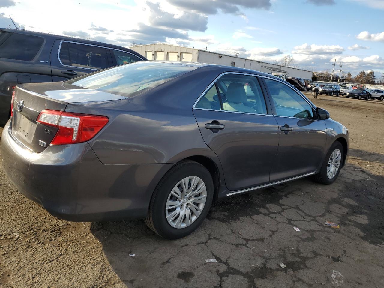 Photo 2 VIN: 4T1BD1FKXEU121478 - TOYOTA CAMRY 