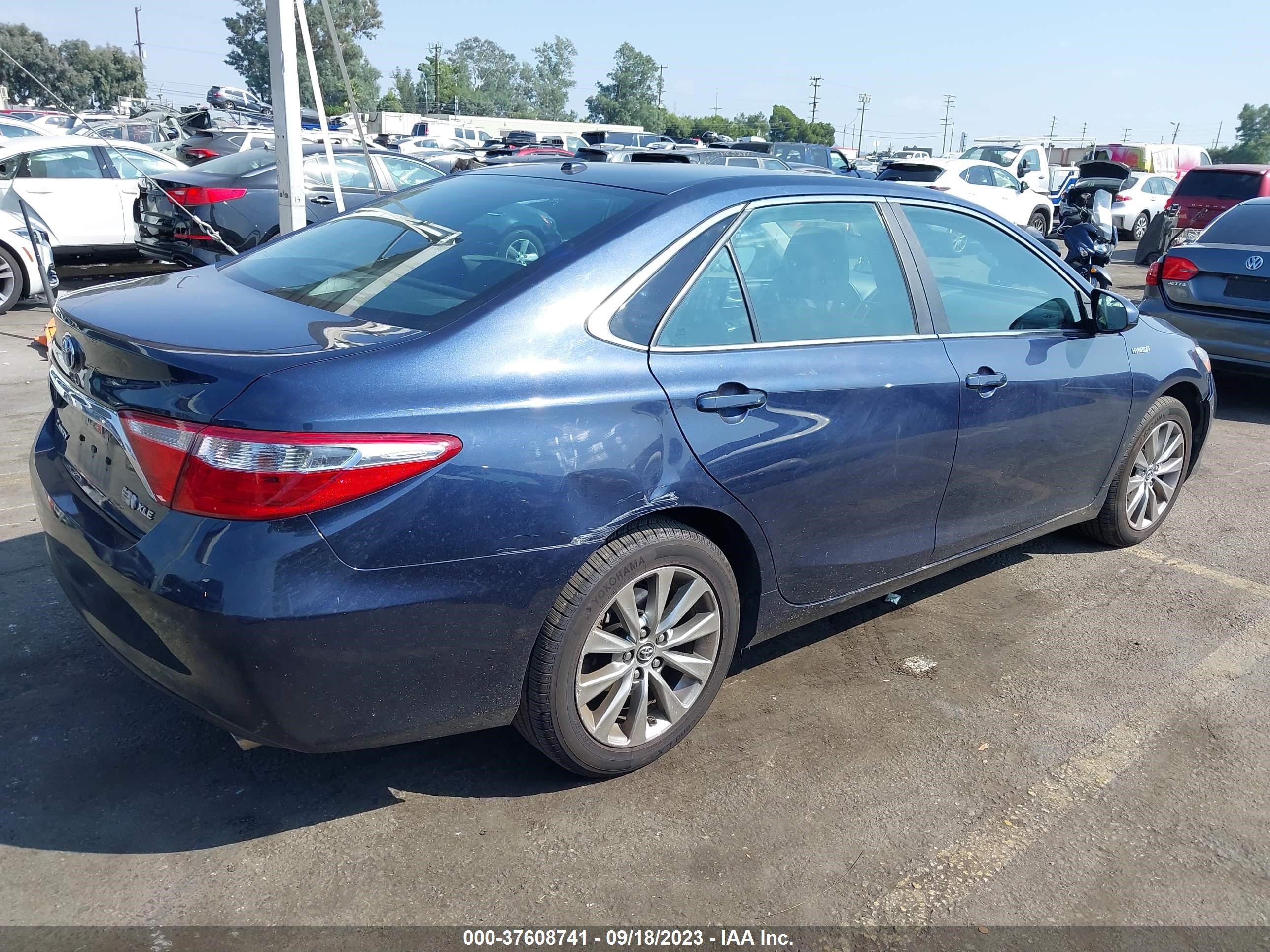 Photo 3 VIN: 4T1BD1FKXFU147516 - TOYOTA CAMRY 