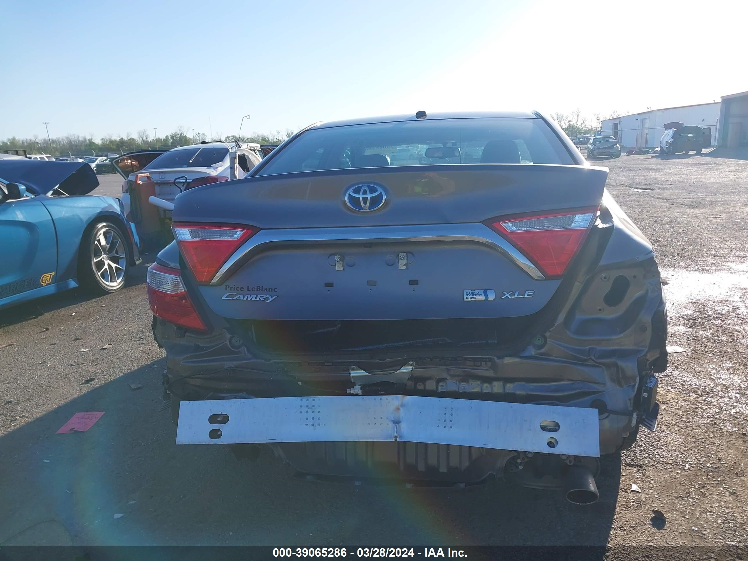 Photo 16 VIN: 4T1BD1FKXHU207863 - TOYOTA CAMRY 