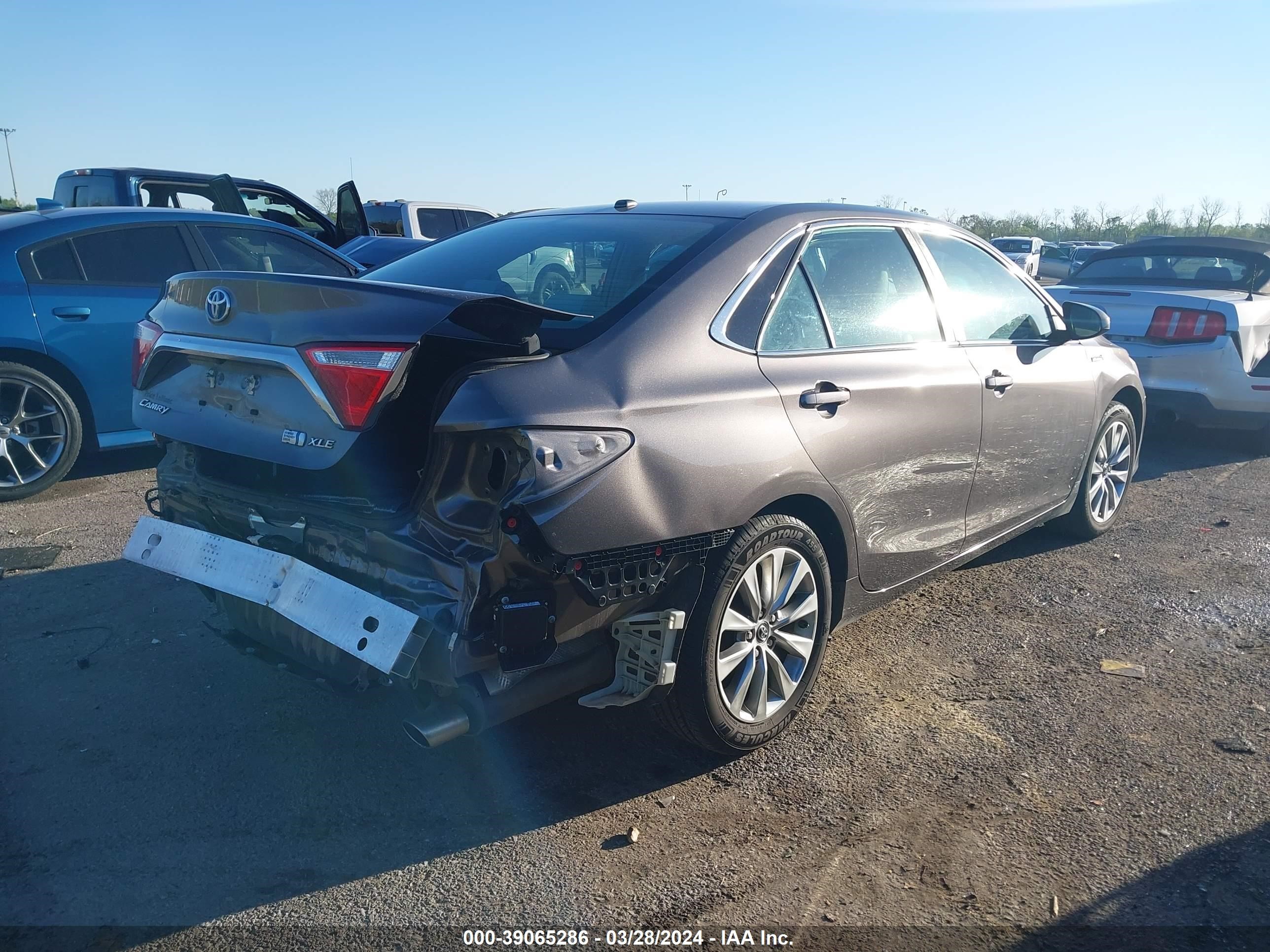 Photo 3 VIN: 4T1BD1FKXHU207863 - TOYOTA CAMRY 