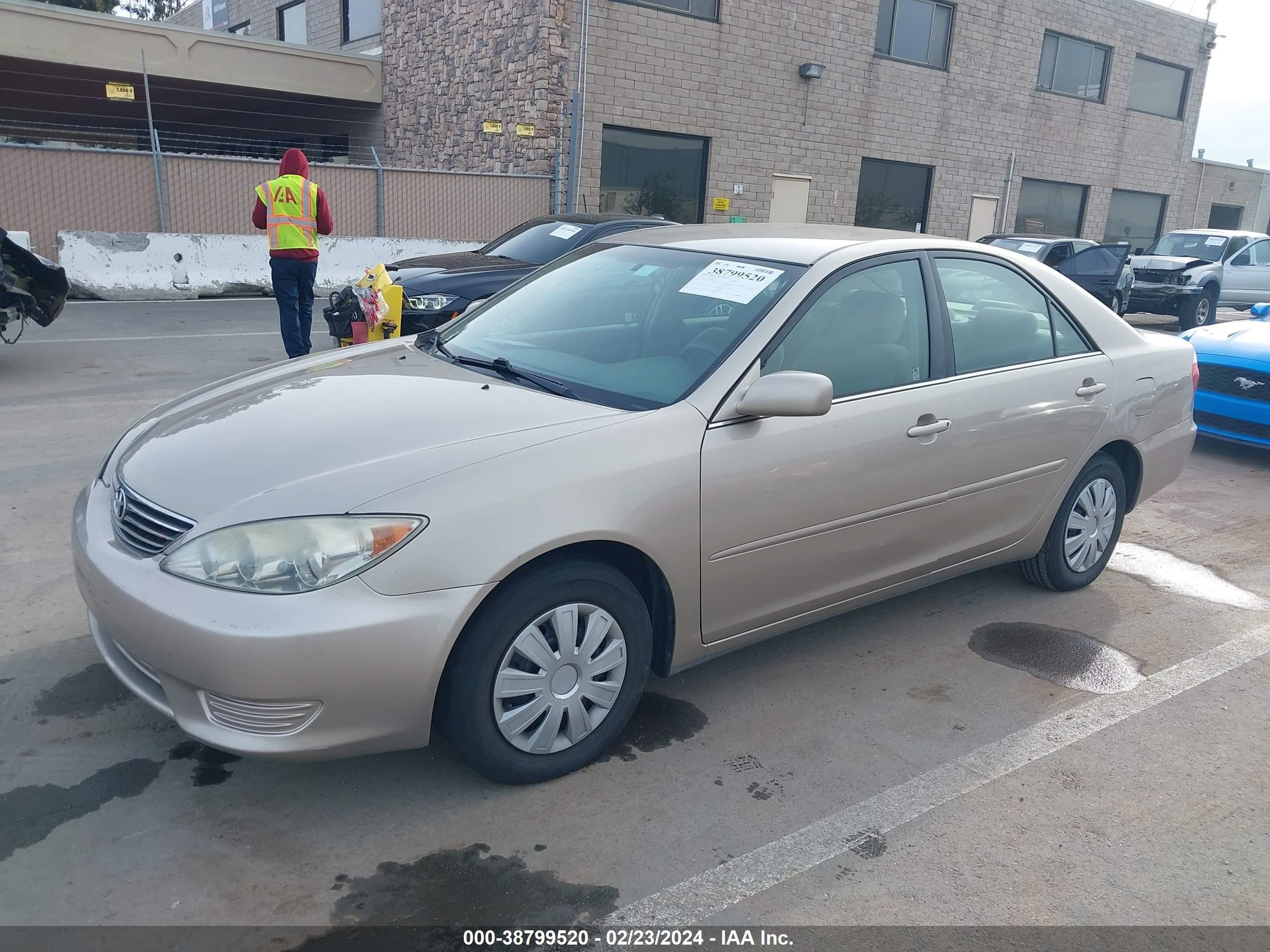 Photo 1 VIN: 4T1BE30K05U406952 - TOYOTA CAMRY 