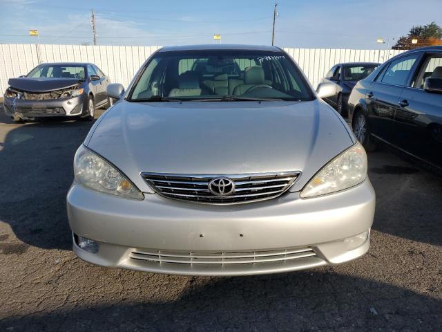 Photo 4 VIN: 4T1BE30K05U409625 - TOYOTA CAMRY LE 