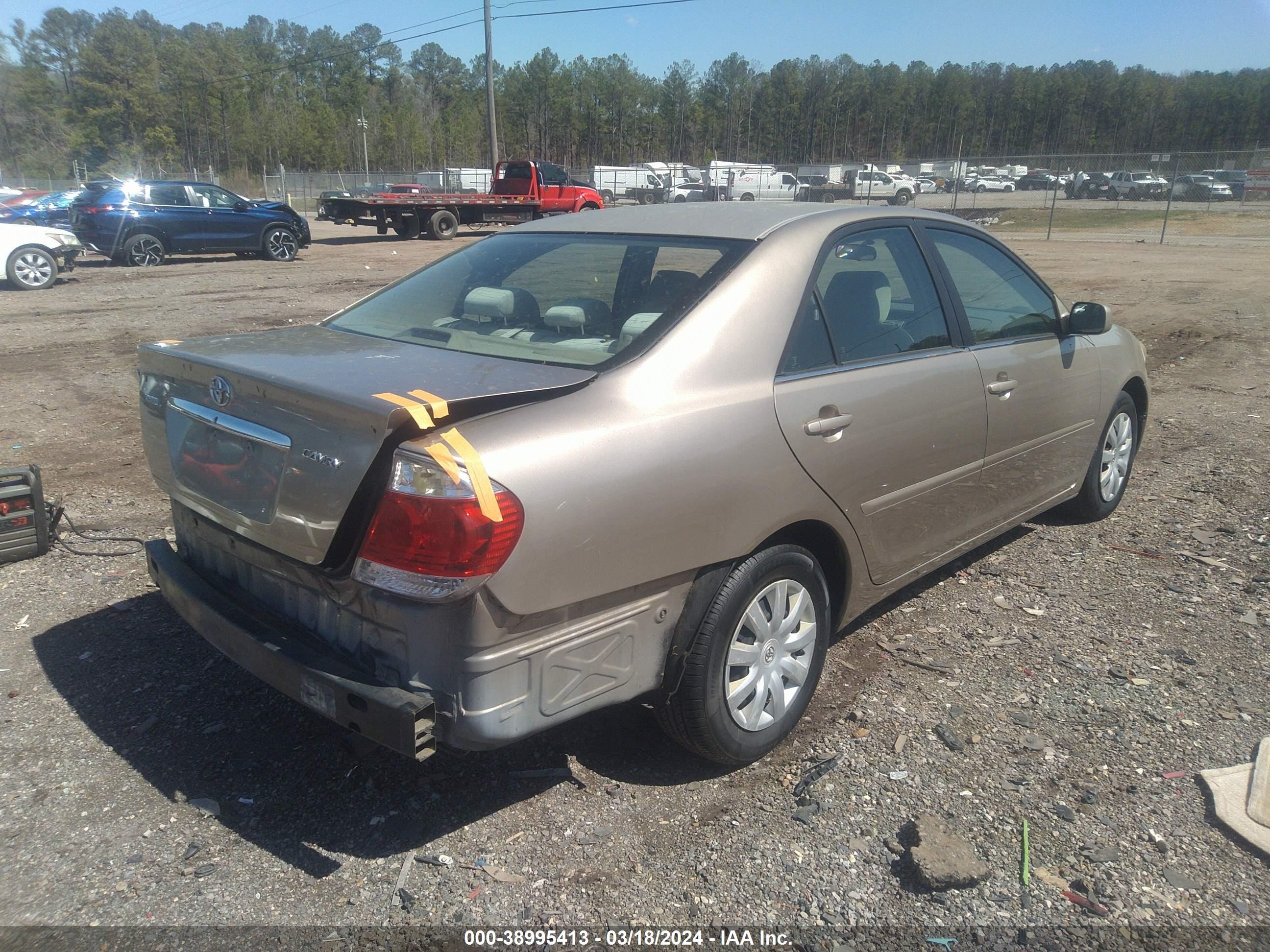 Photo 3 VIN: 4T1BE30K05U424237 - TOYOTA CAMRY 