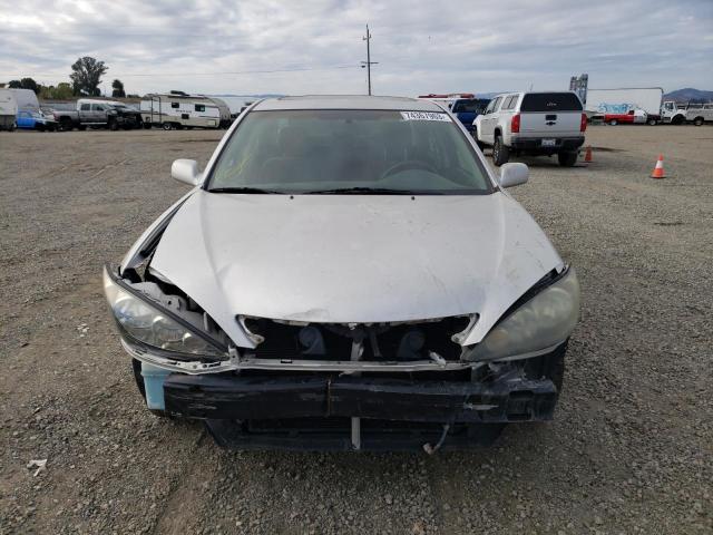 Photo 4 VIN: 4T1BE30K05U981715 - TOYOTA CAMRY 