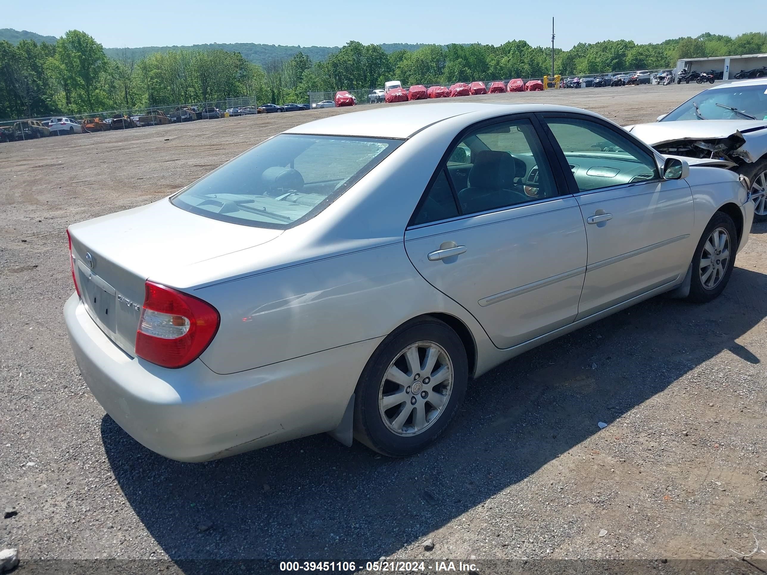 Photo 3 VIN: 4T1BE30K33U232713 - TOYOTA CAMRY 