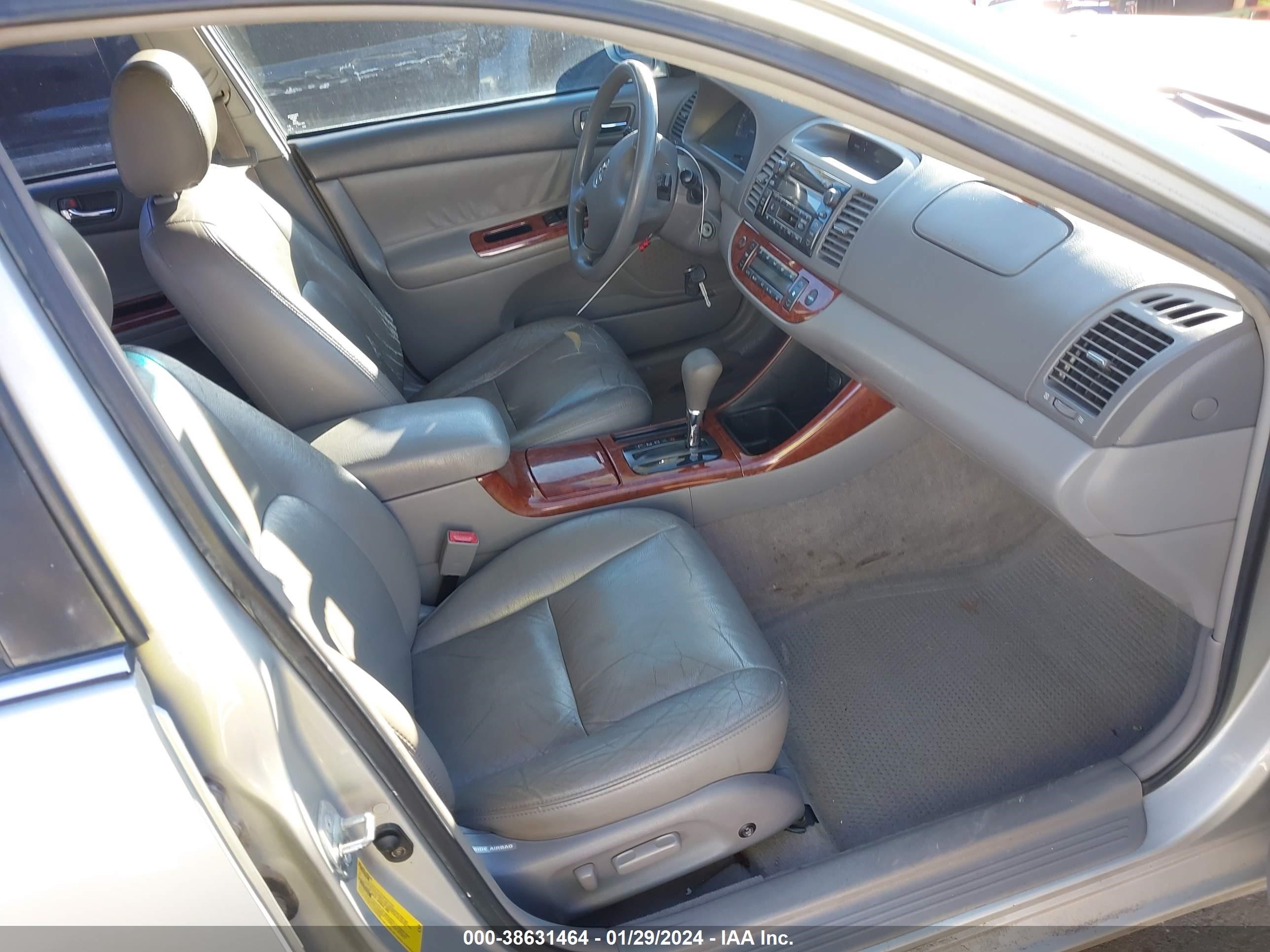 Photo 4 VIN: 4T1BE30K33U254100 - TOYOTA CAMRY 