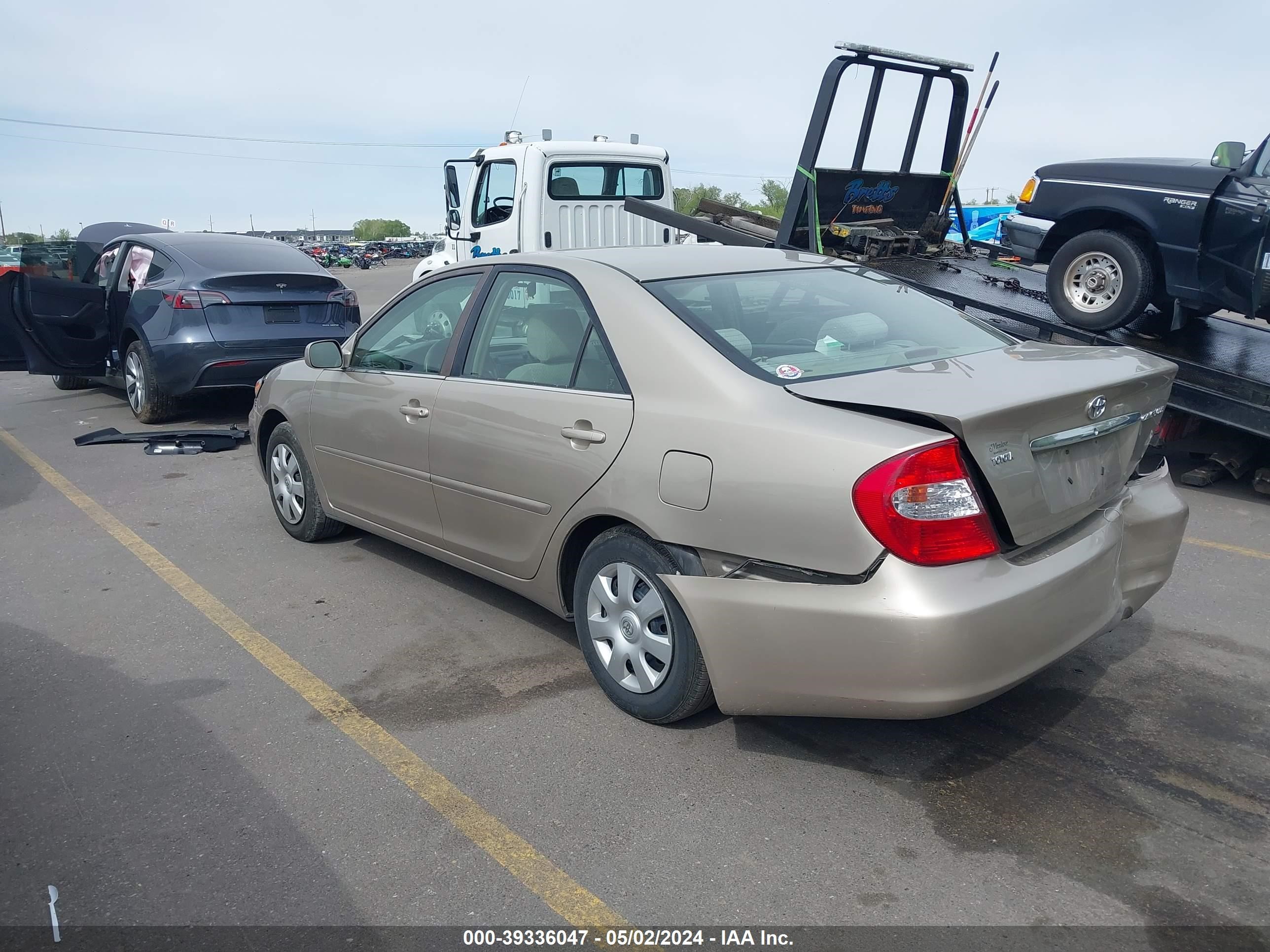 Photo 2 VIN: 4T1BE30K33U743919 - TOYOTA CAMRY 