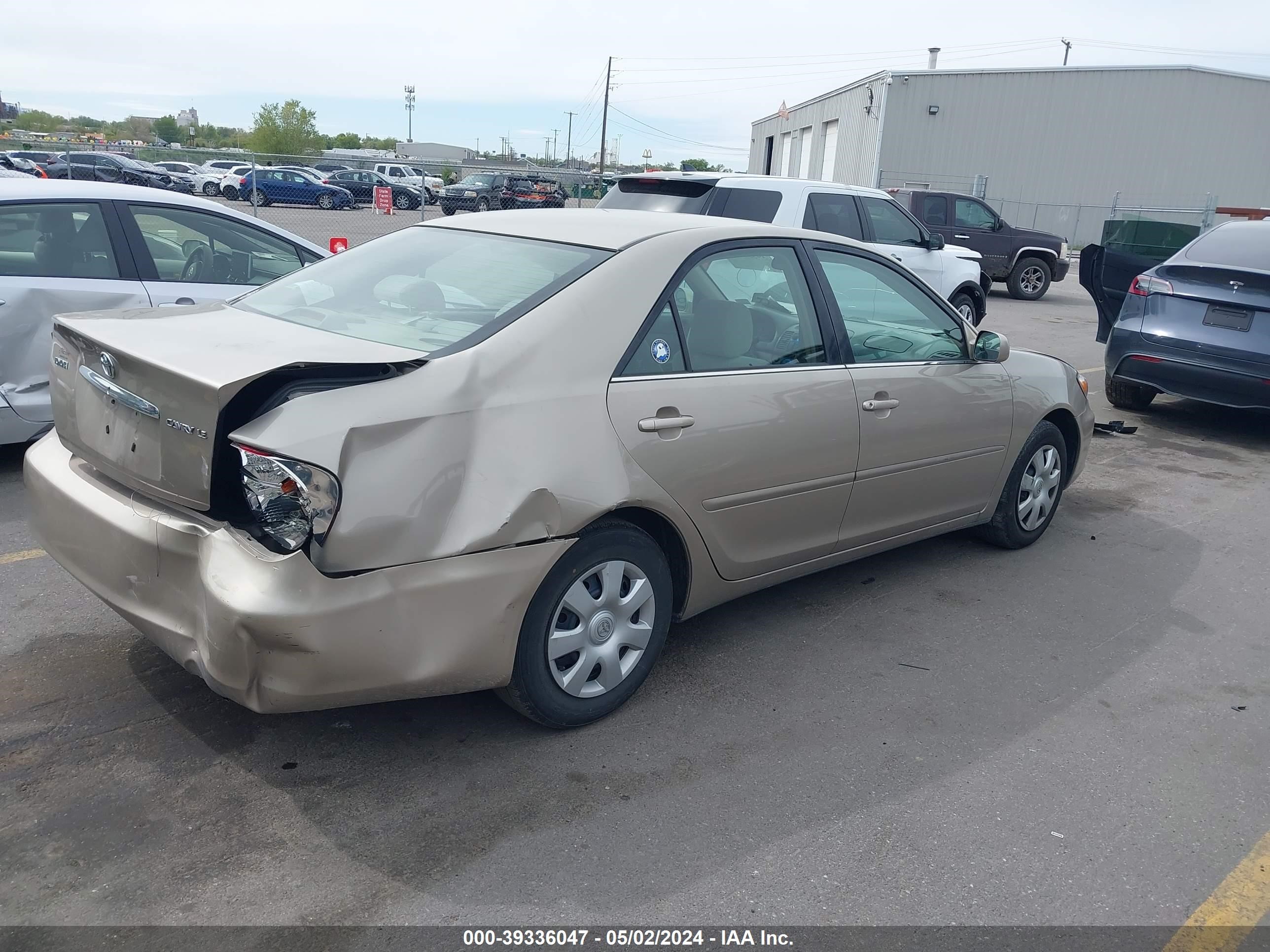 Photo 3 VIN: 4T1BE30K33U743919 - TOYOTA CAMRY 