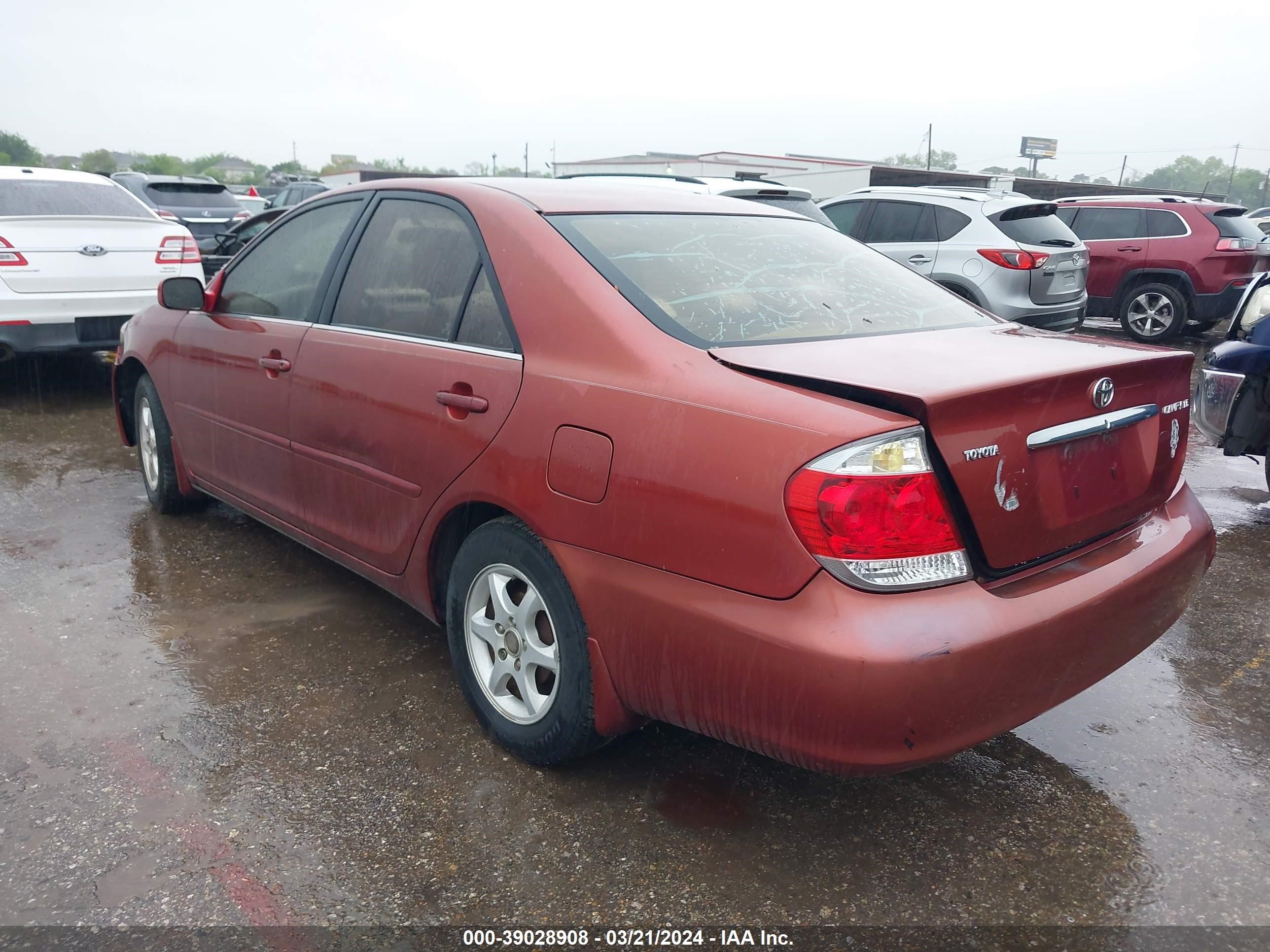 Photo 2 VIN: 4T1BE30K35U076935 - TOYOTA CAMRY 