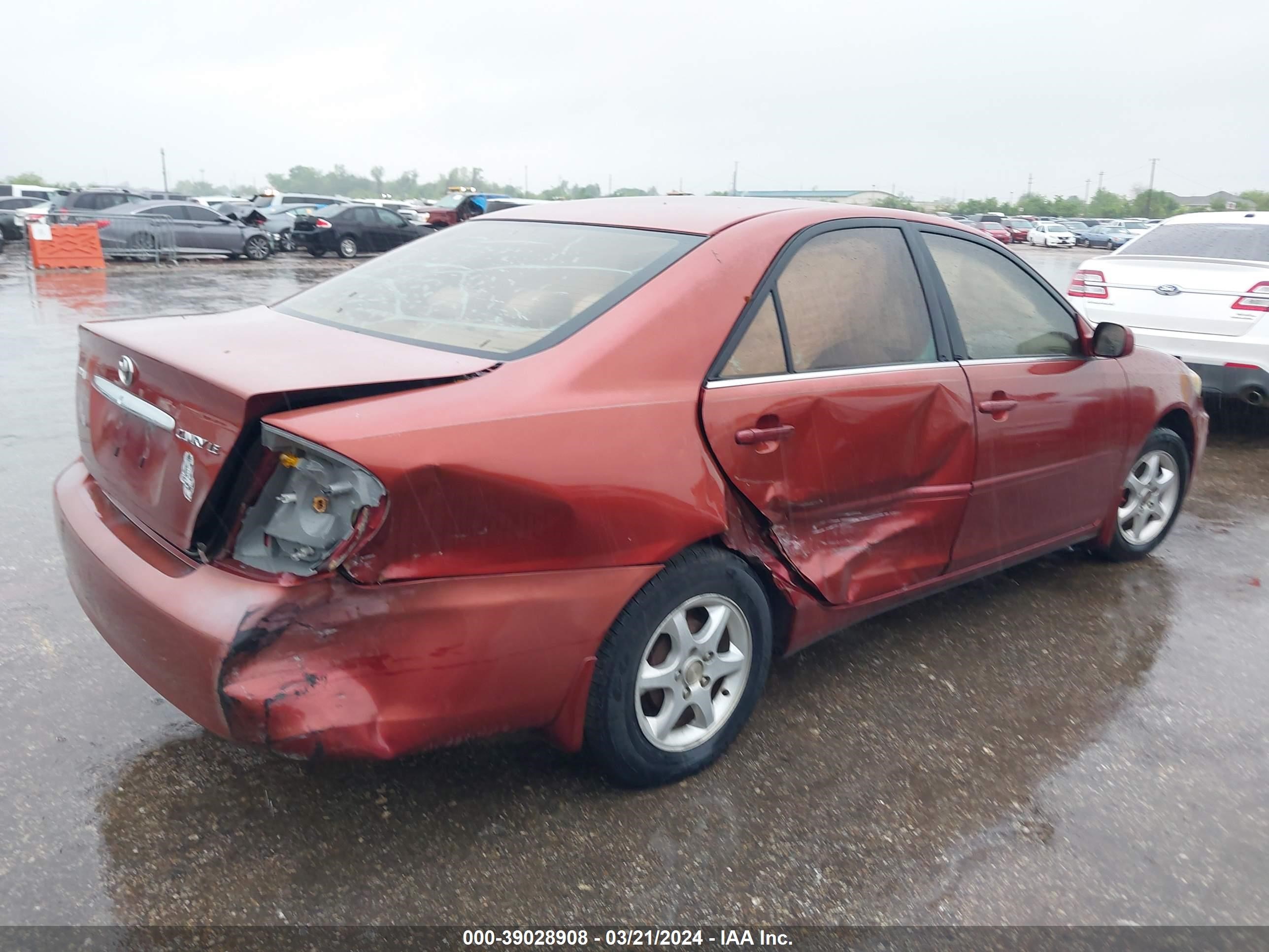 Photo 3 VIN: 4T1BE30K35U076935 - TOYOTA CAMRY 