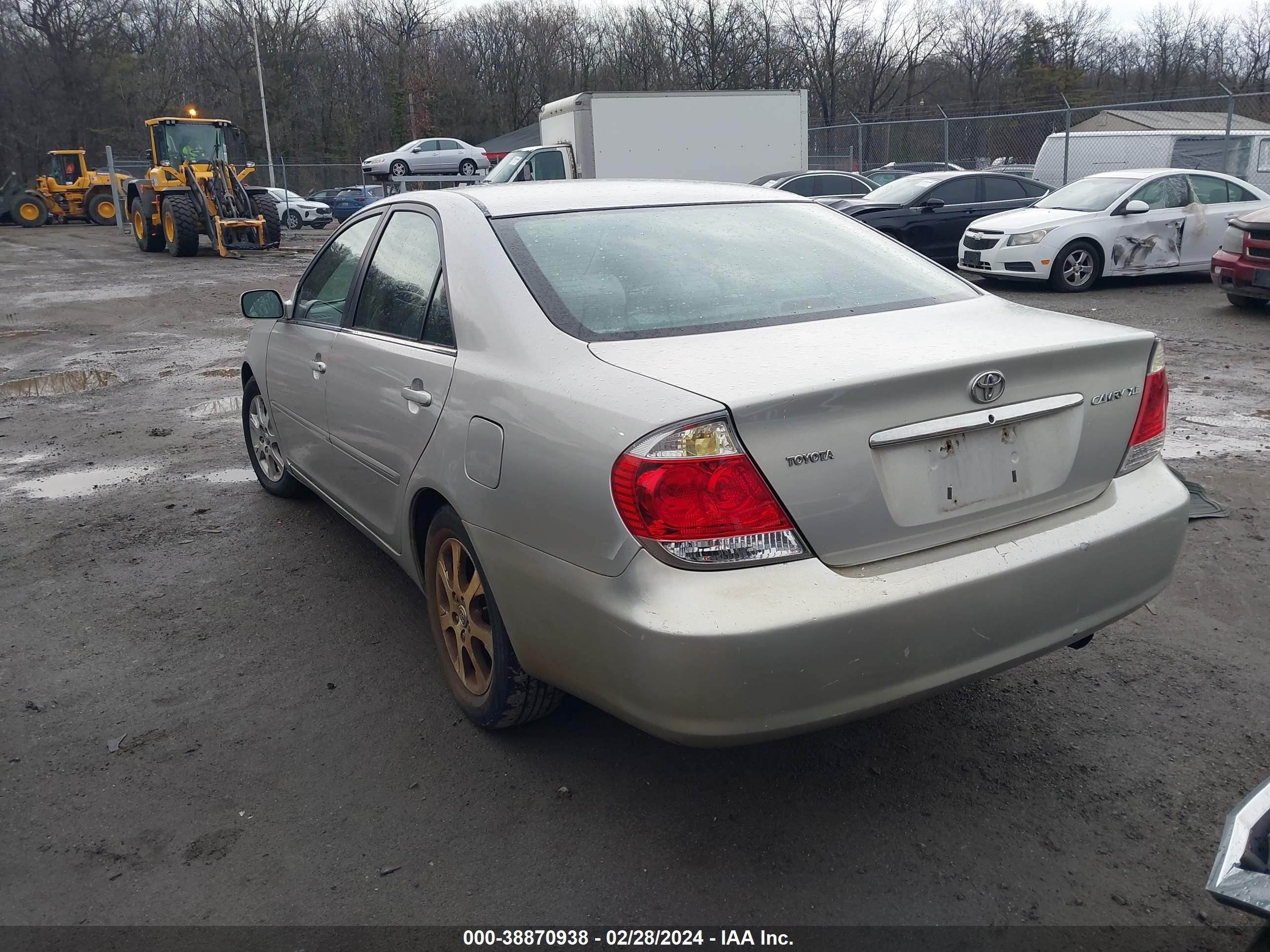 Photo 2 VIN: 4T1BE30K35U951088 - TOYOTA CAMRY 