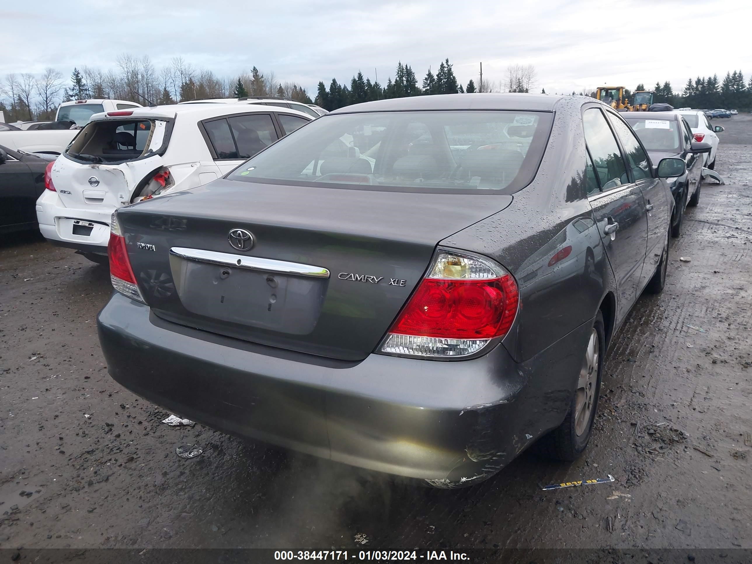 Photo 3 VIN: 4T1BE30K35U960373 - TOYOTA CAMRY 