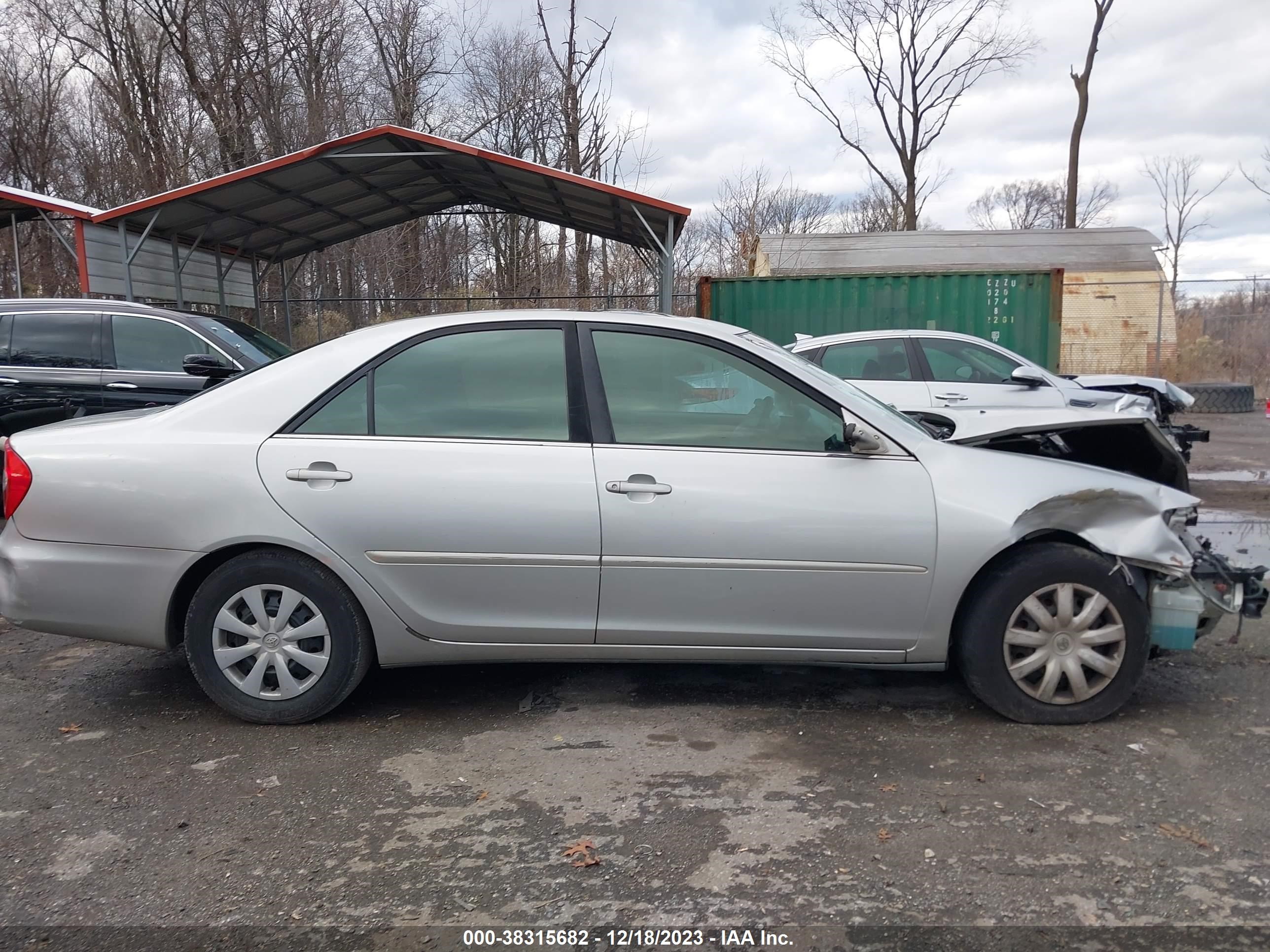 Photo 11 VIN: 4T1BE30K42U630012 - TOYOTA CAMRY 