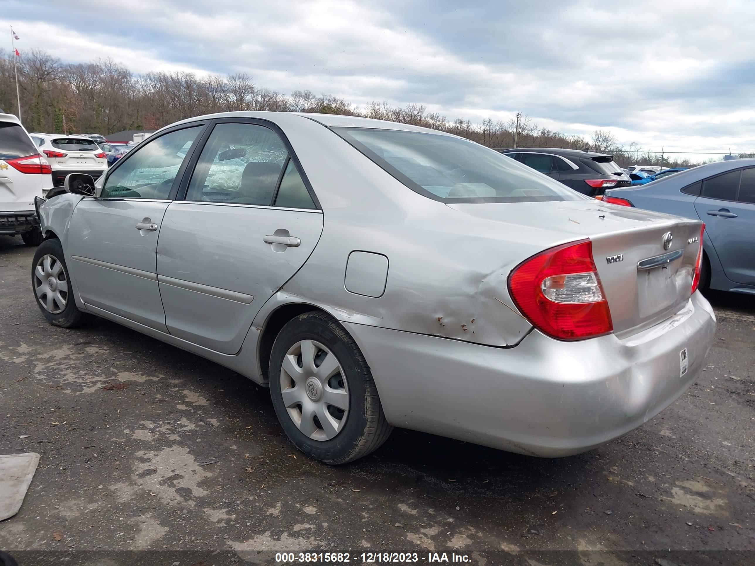 Photo 2 VIN: 4T1BE30K42U630012 - TOYOTA CAMRY 