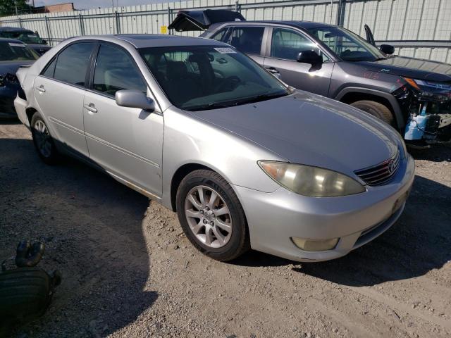 Photo 3 VIN: 4T1BE30K45U097731 - TOYOTA CAMRY LE 